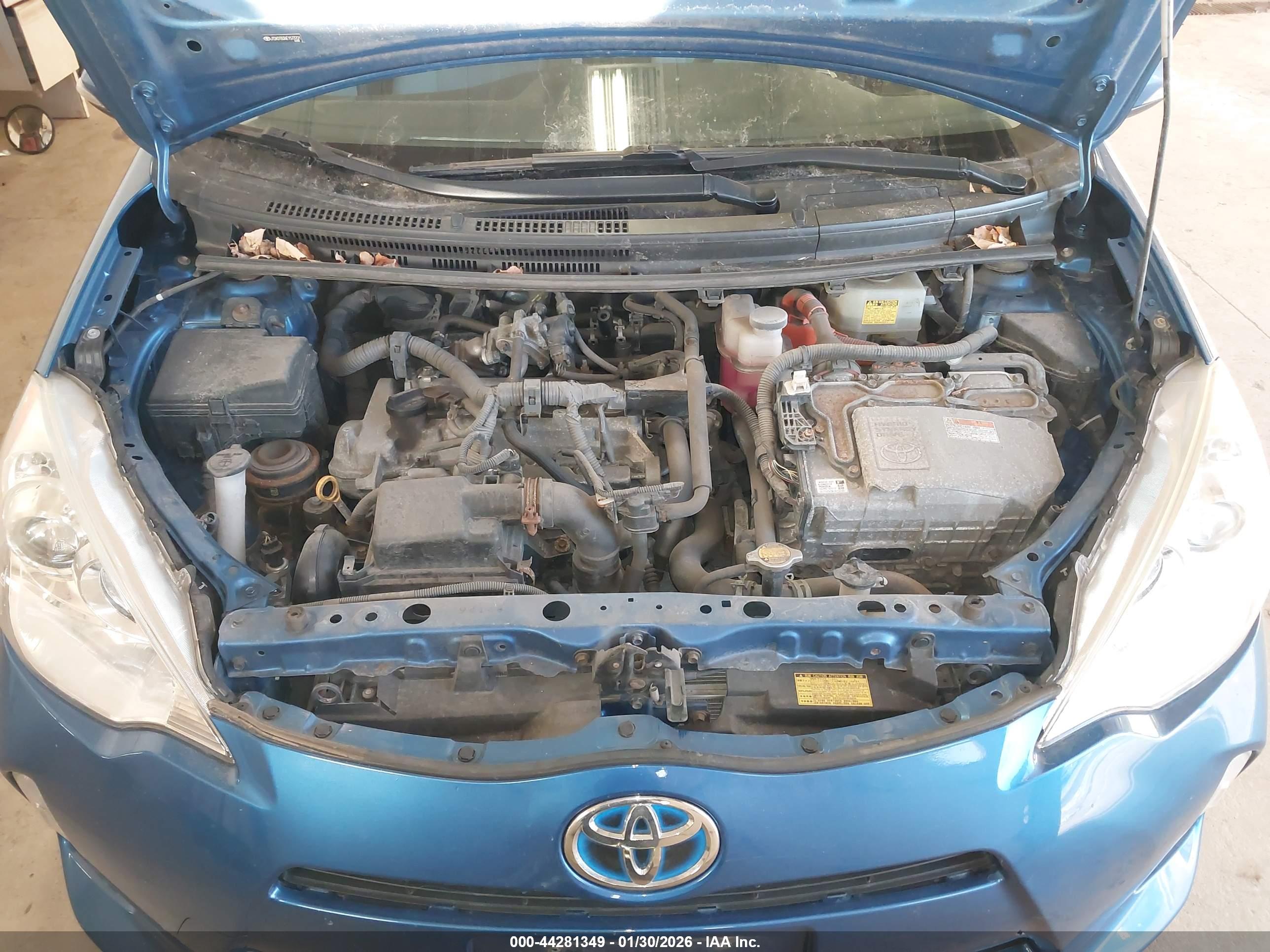 TOYOTA PRIUS image 10