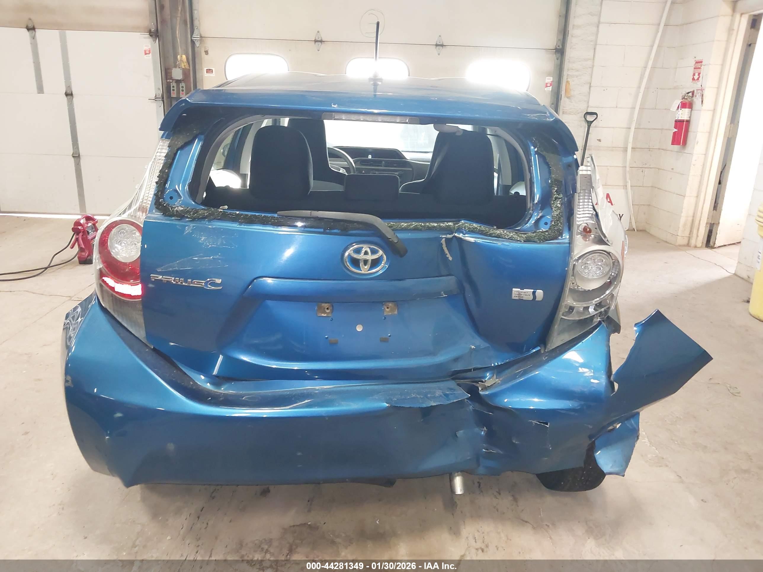 TOYOTA PRIUS image 6