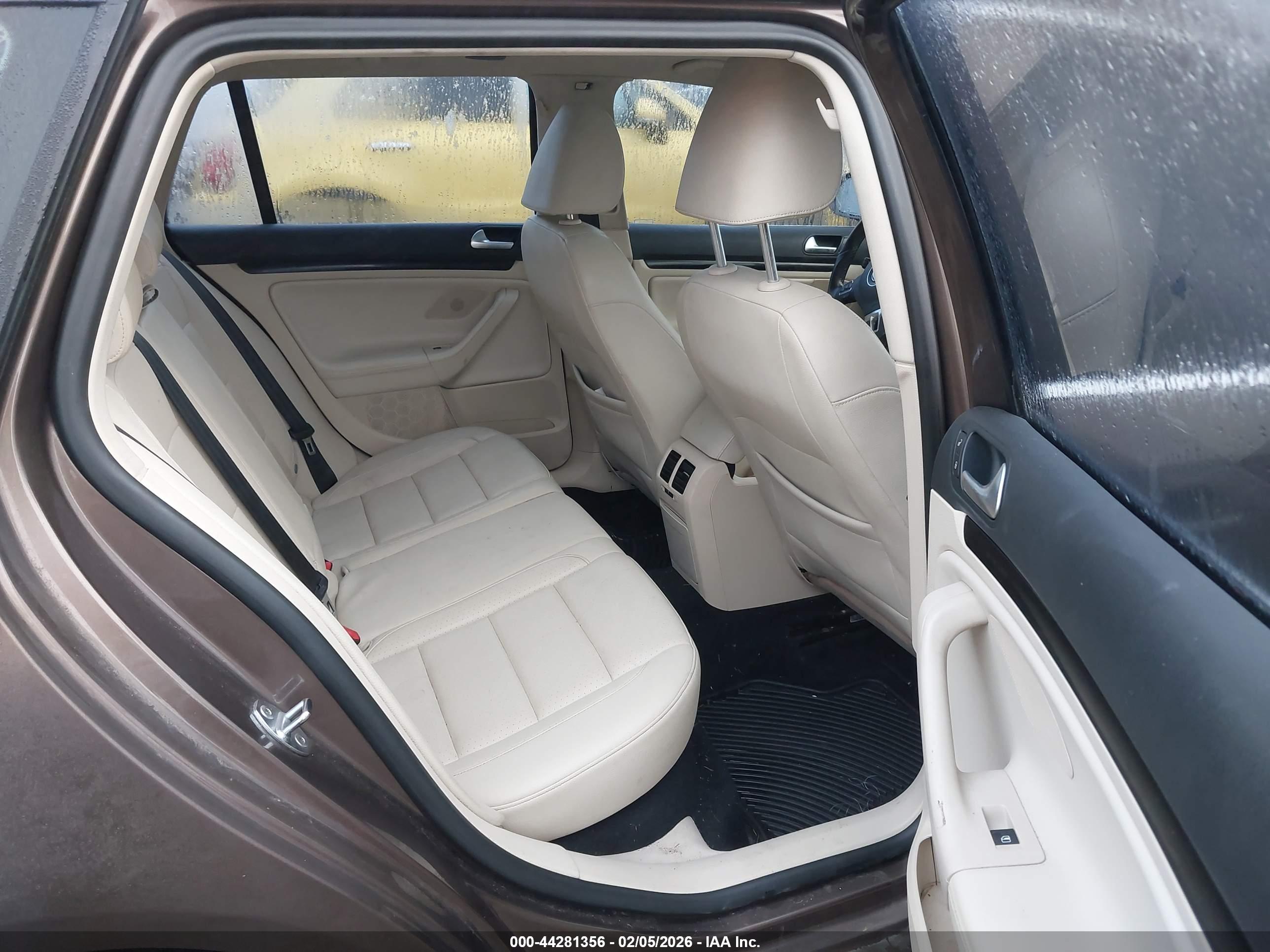 VOLKSWAGEN JETTA image 8