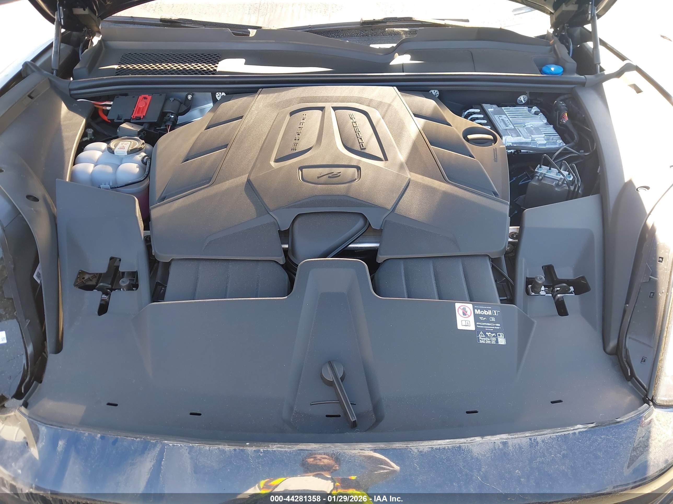 PORSCHE CAYENNE image 10