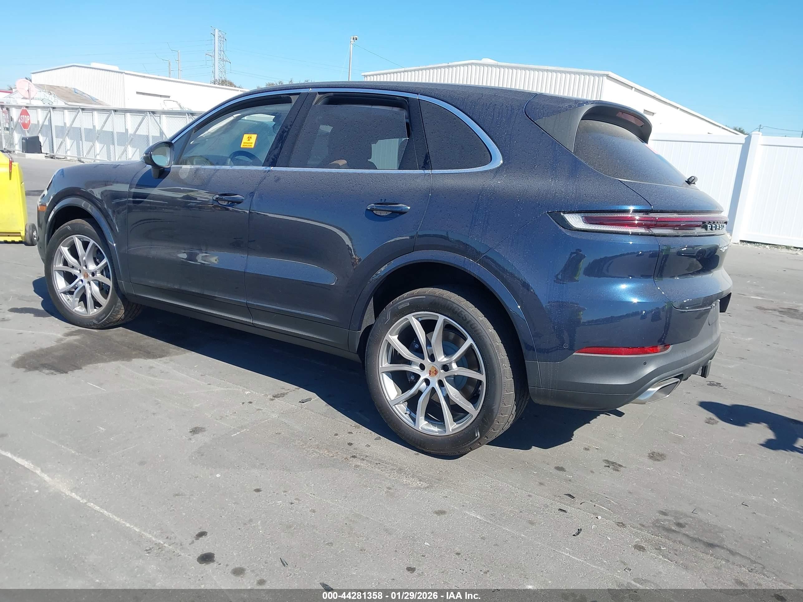 PORSCHE CAYENNE image 3