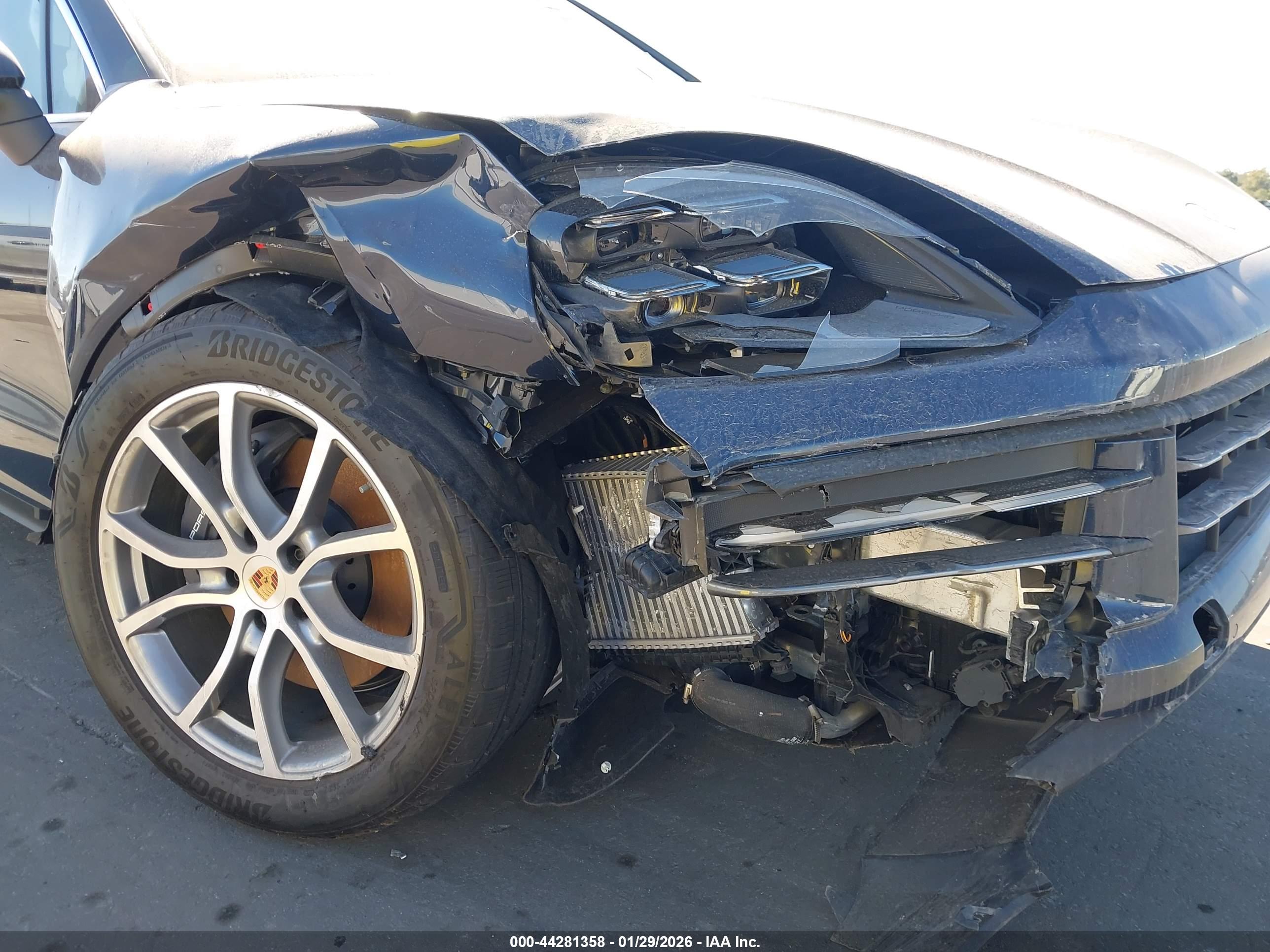 PORSCHE CAYENNE image 6