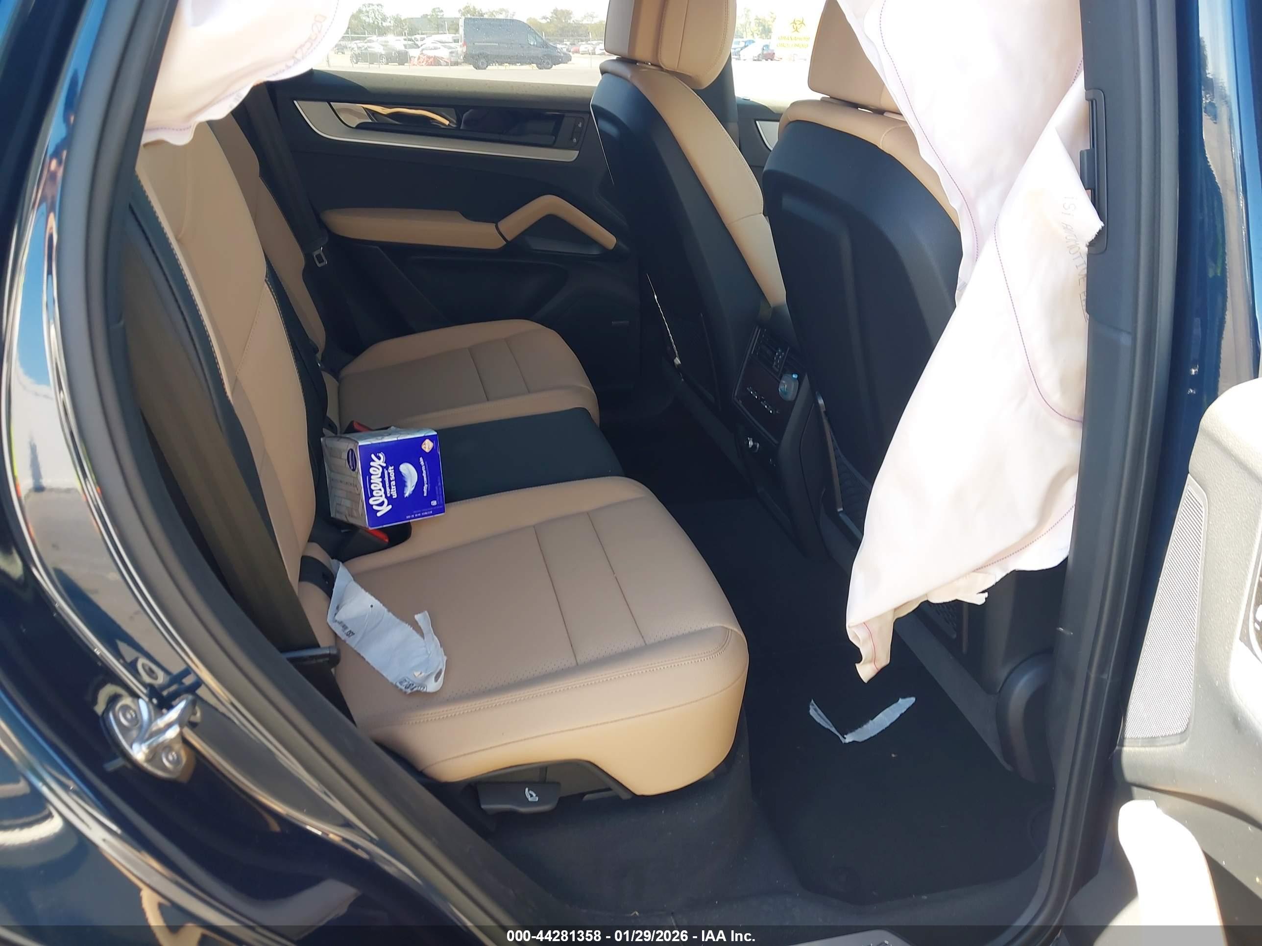 PORSCHE CAYENNE image 8