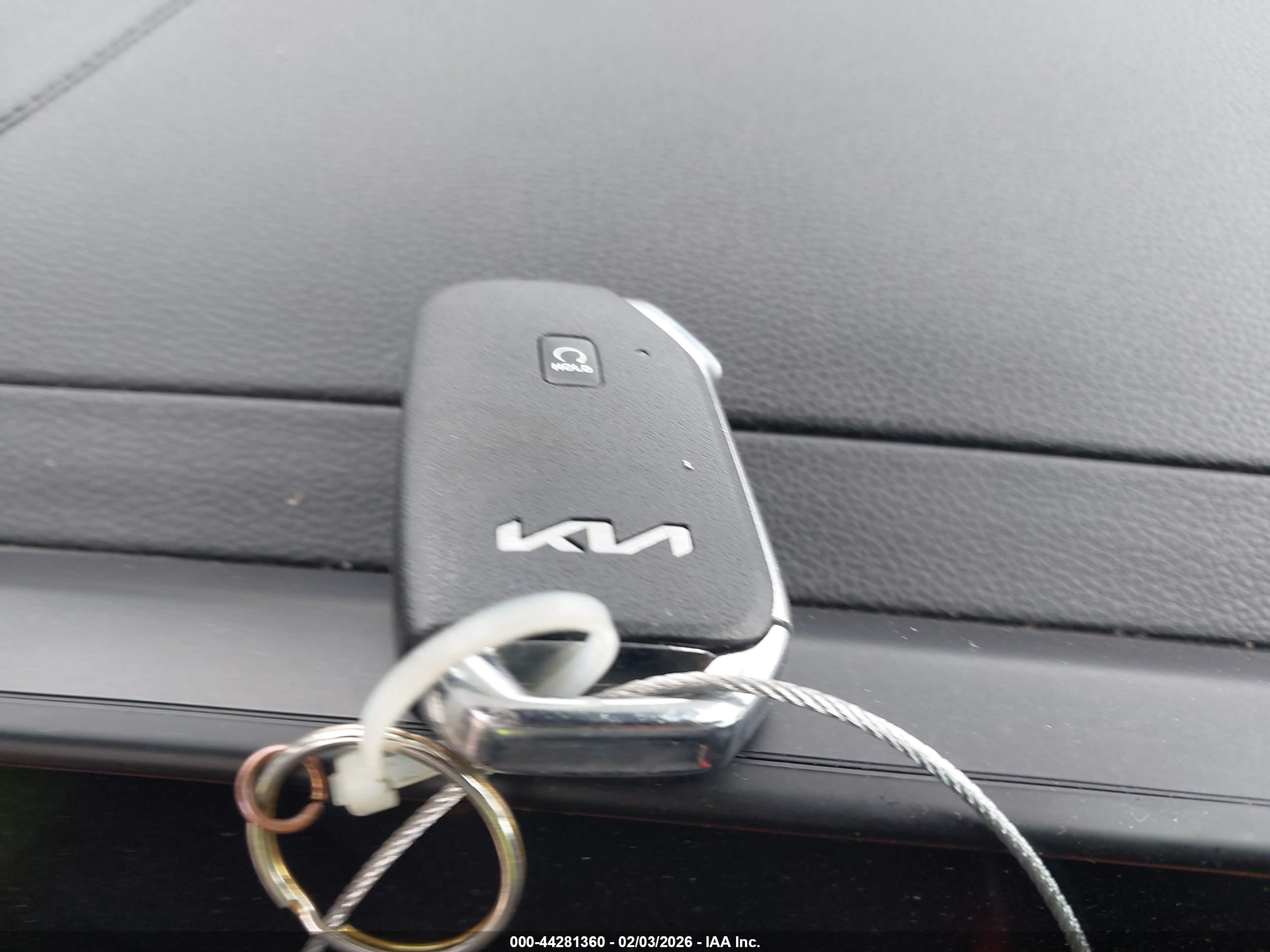 KIA SPORTAGE image 11
