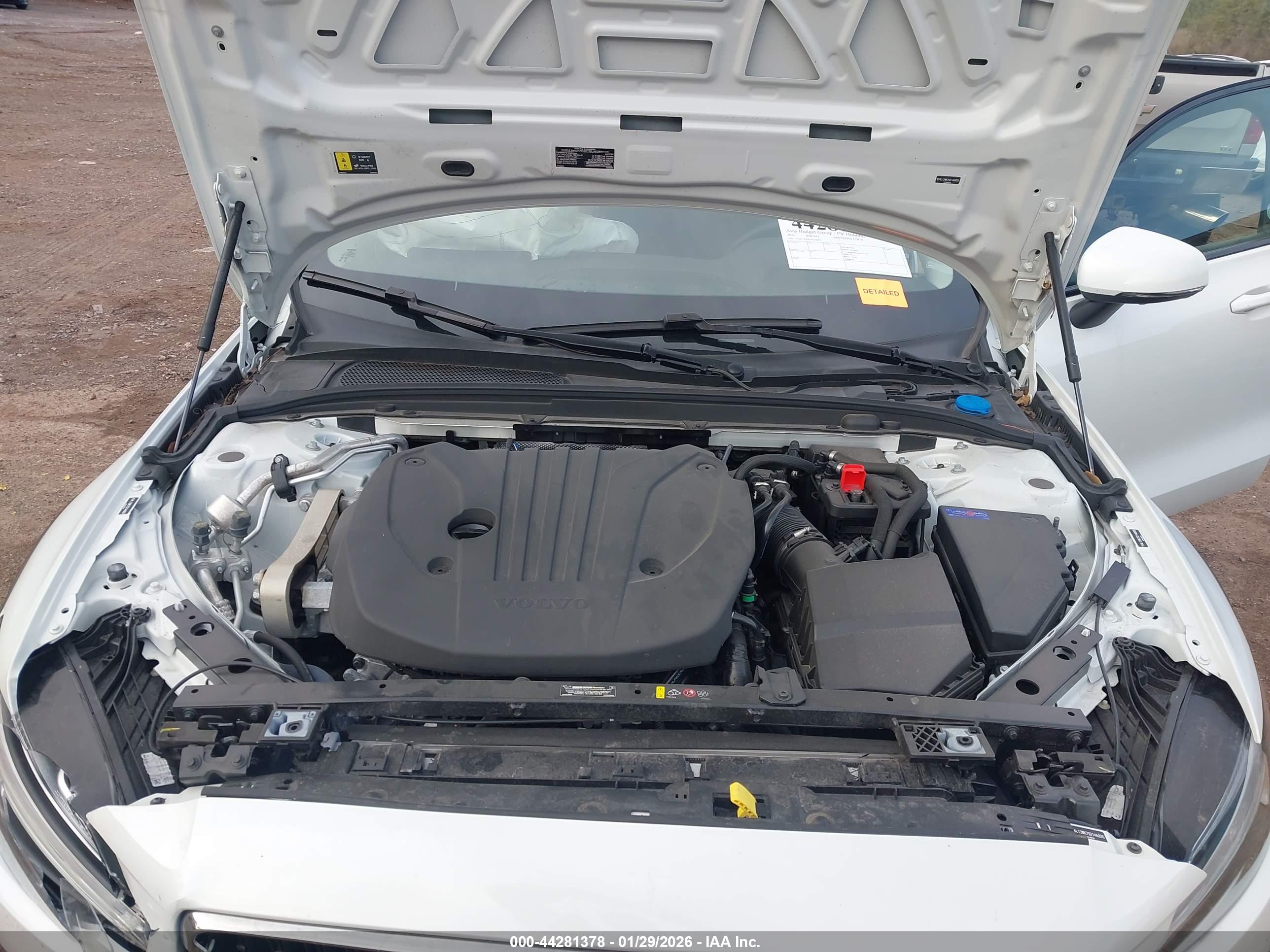 VOLVO V60 image 10