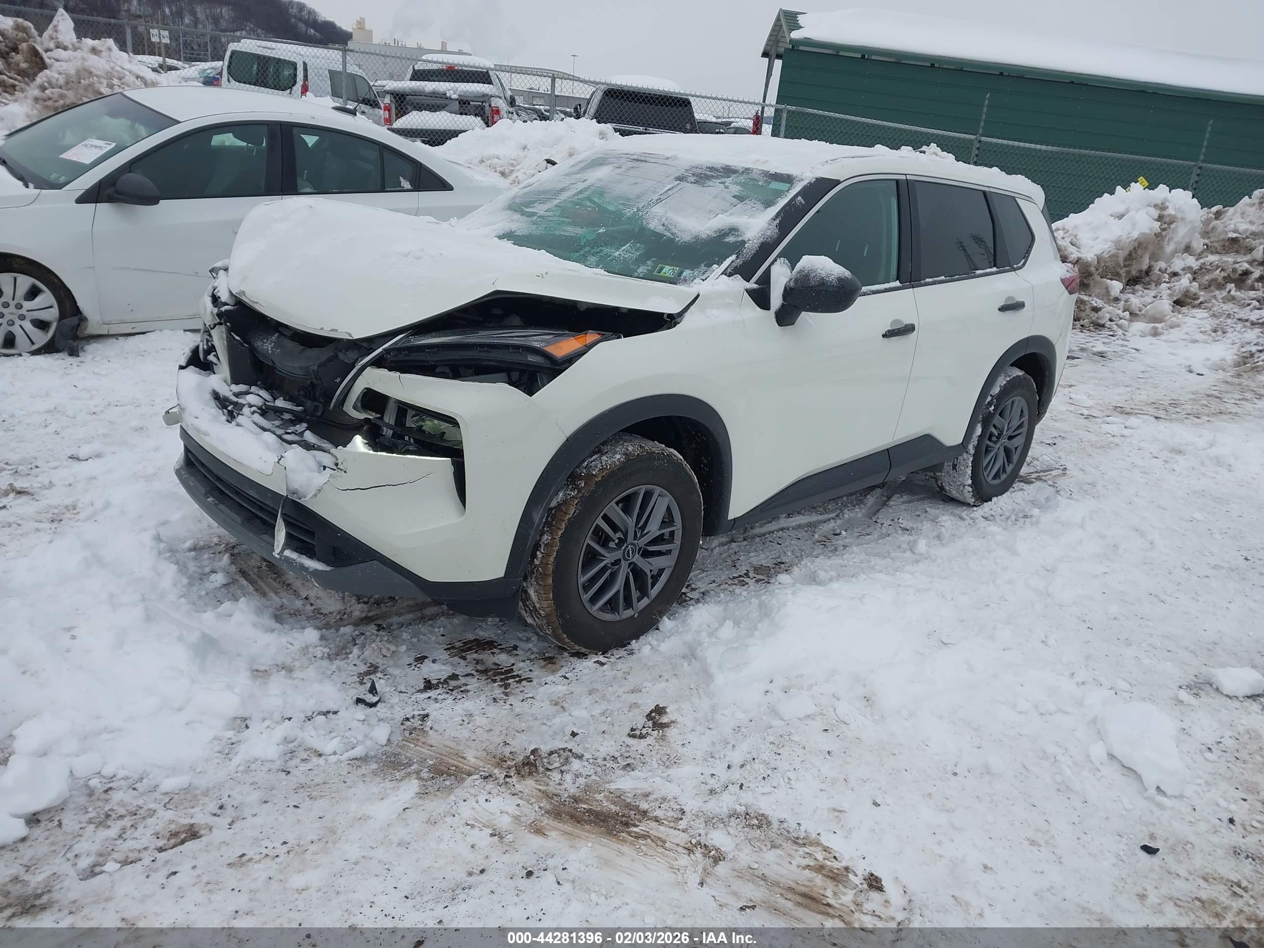 NISSAN ROGUE image 2