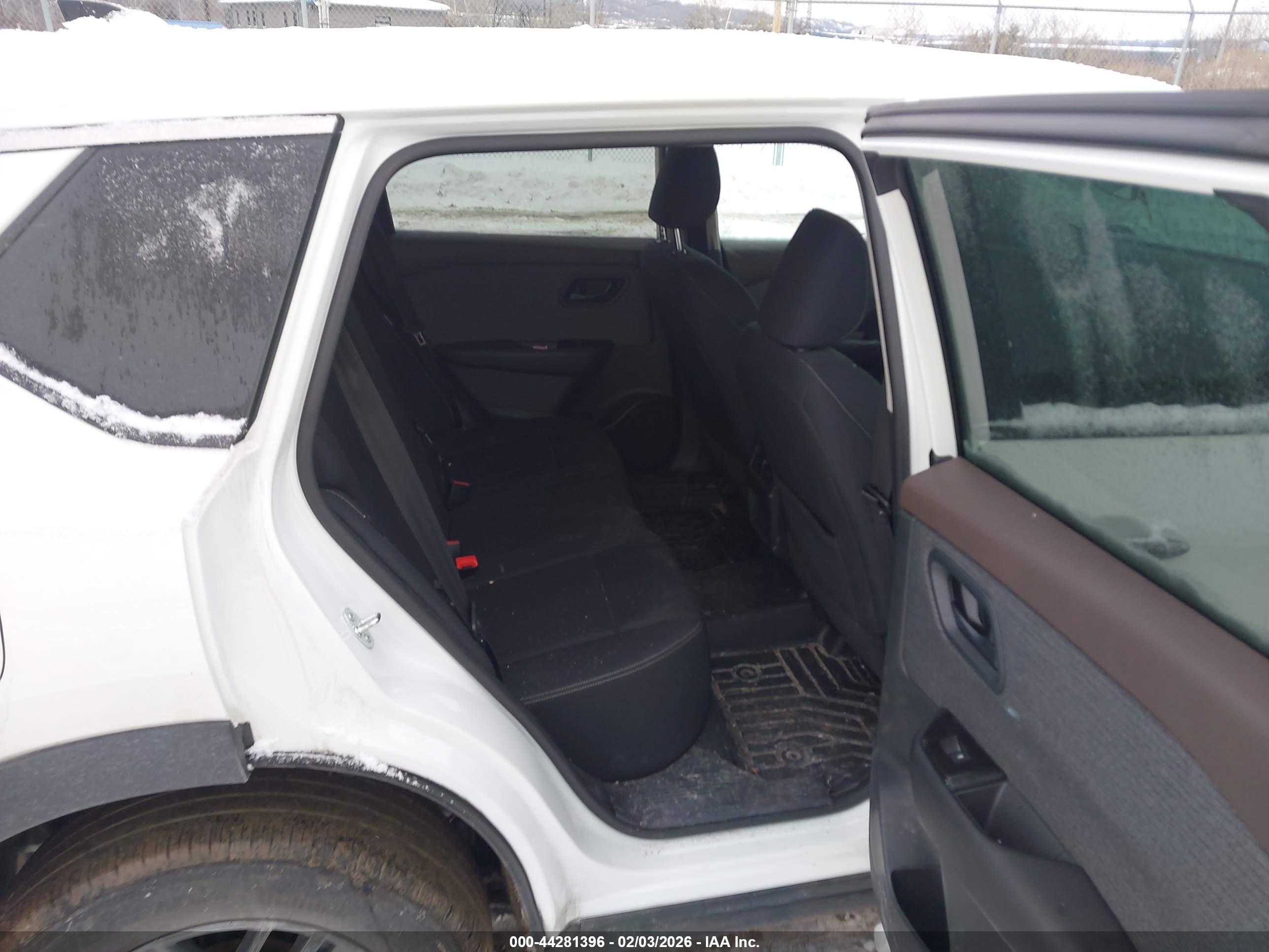 NISSAN ROGUE image 8