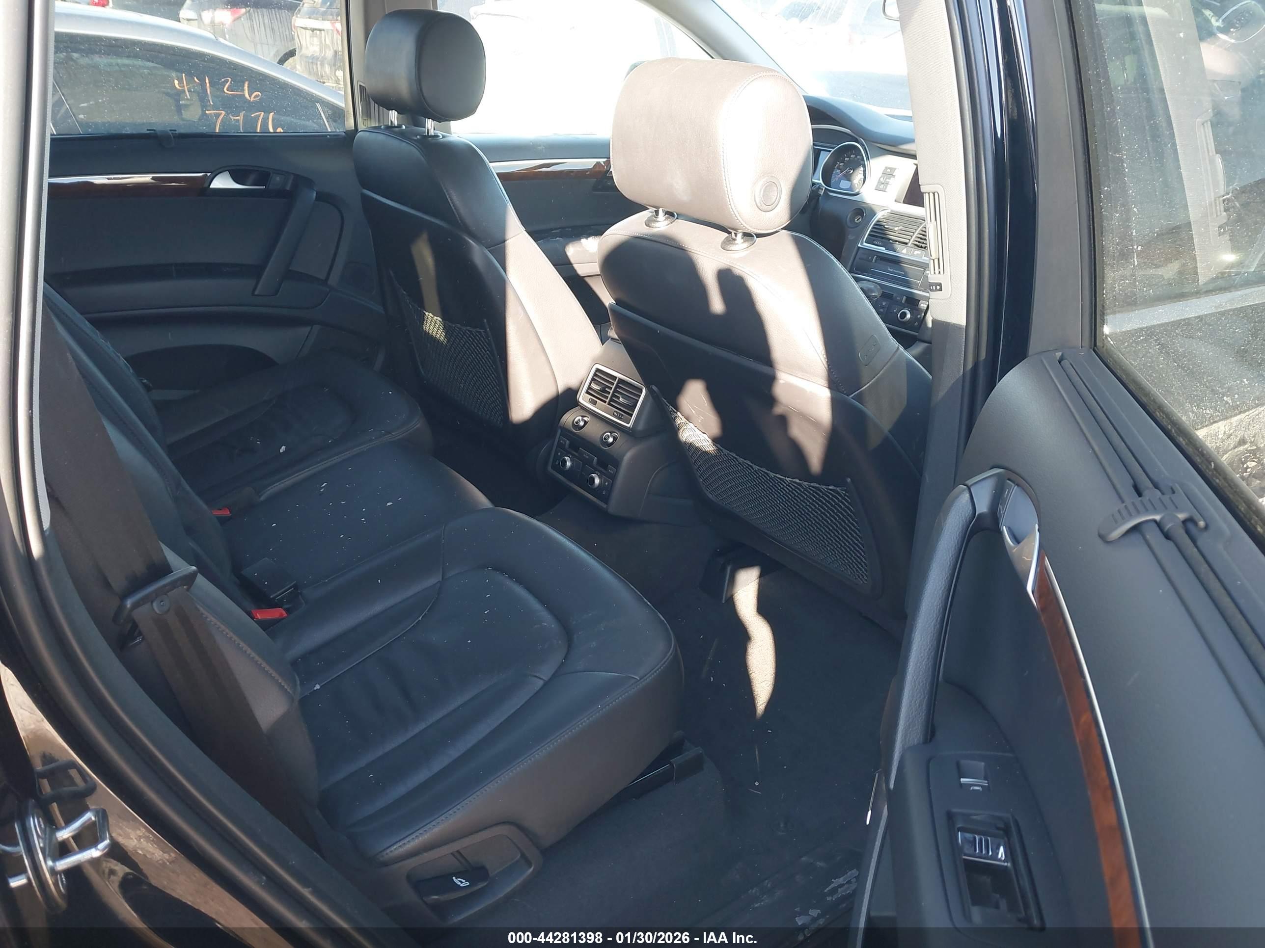 AUDI Q7 image 8