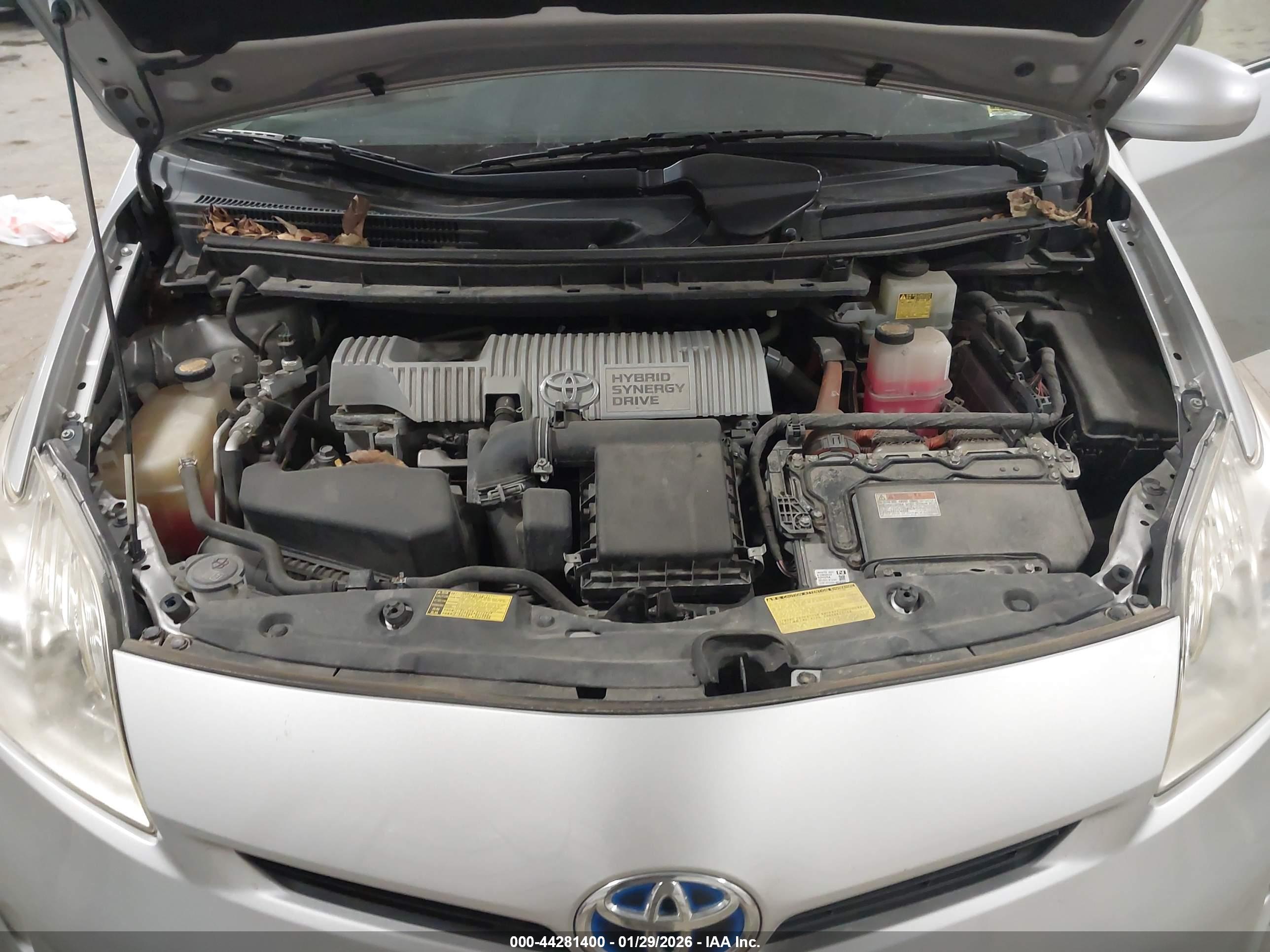 TOYOTA PRIUS image 10