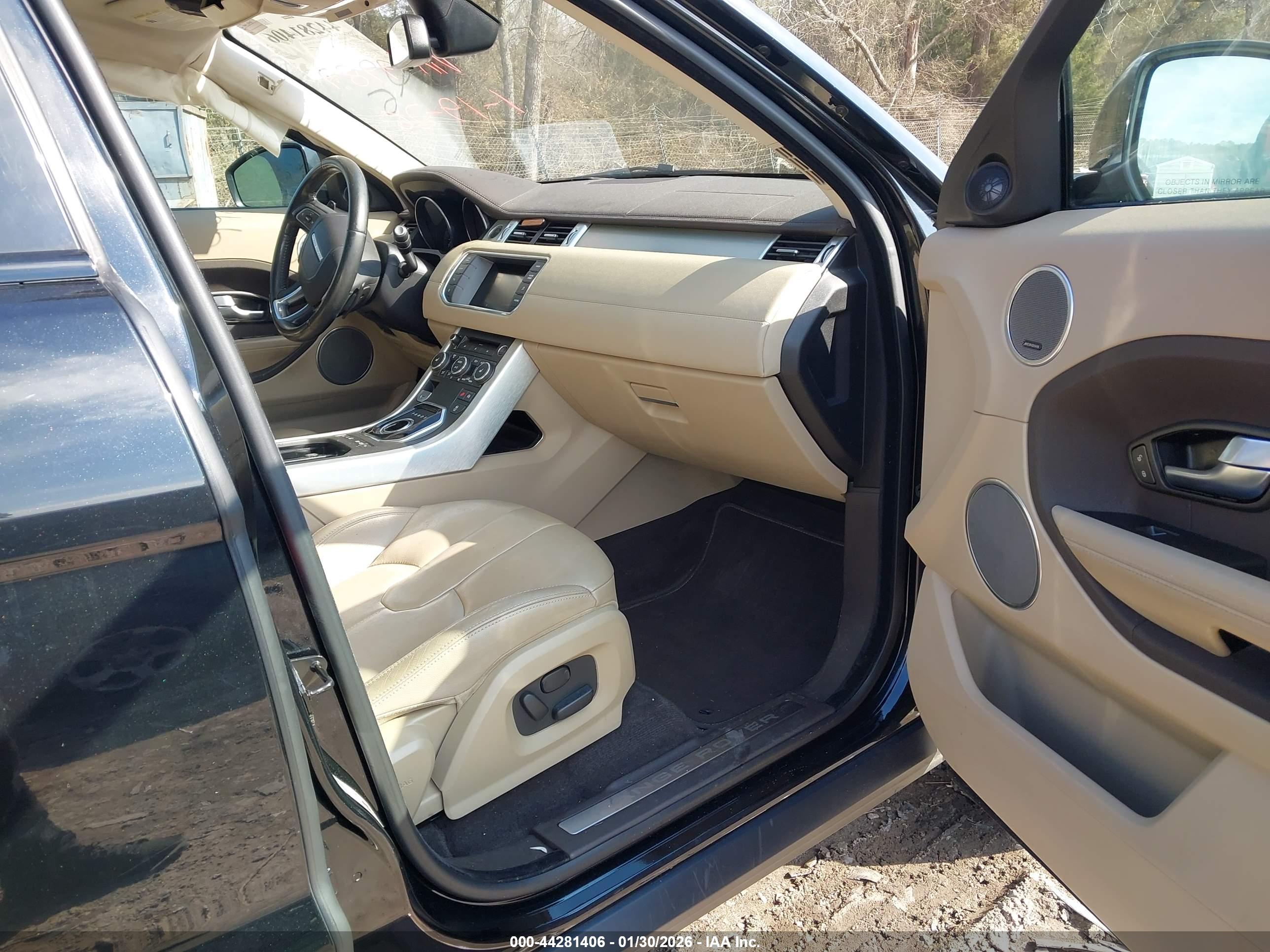 LAND ROVER image 5