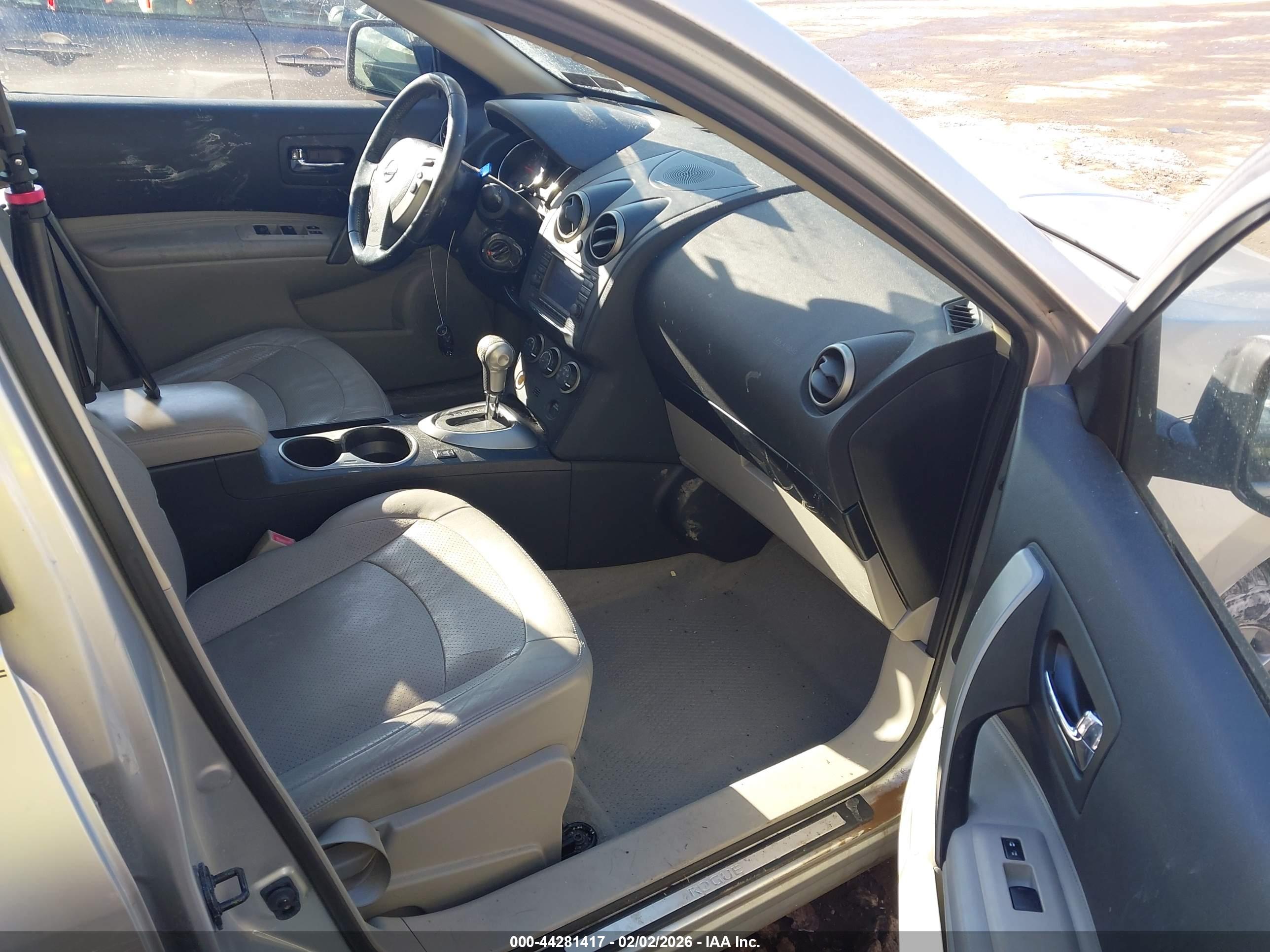 NISSAN ROGUE image 5