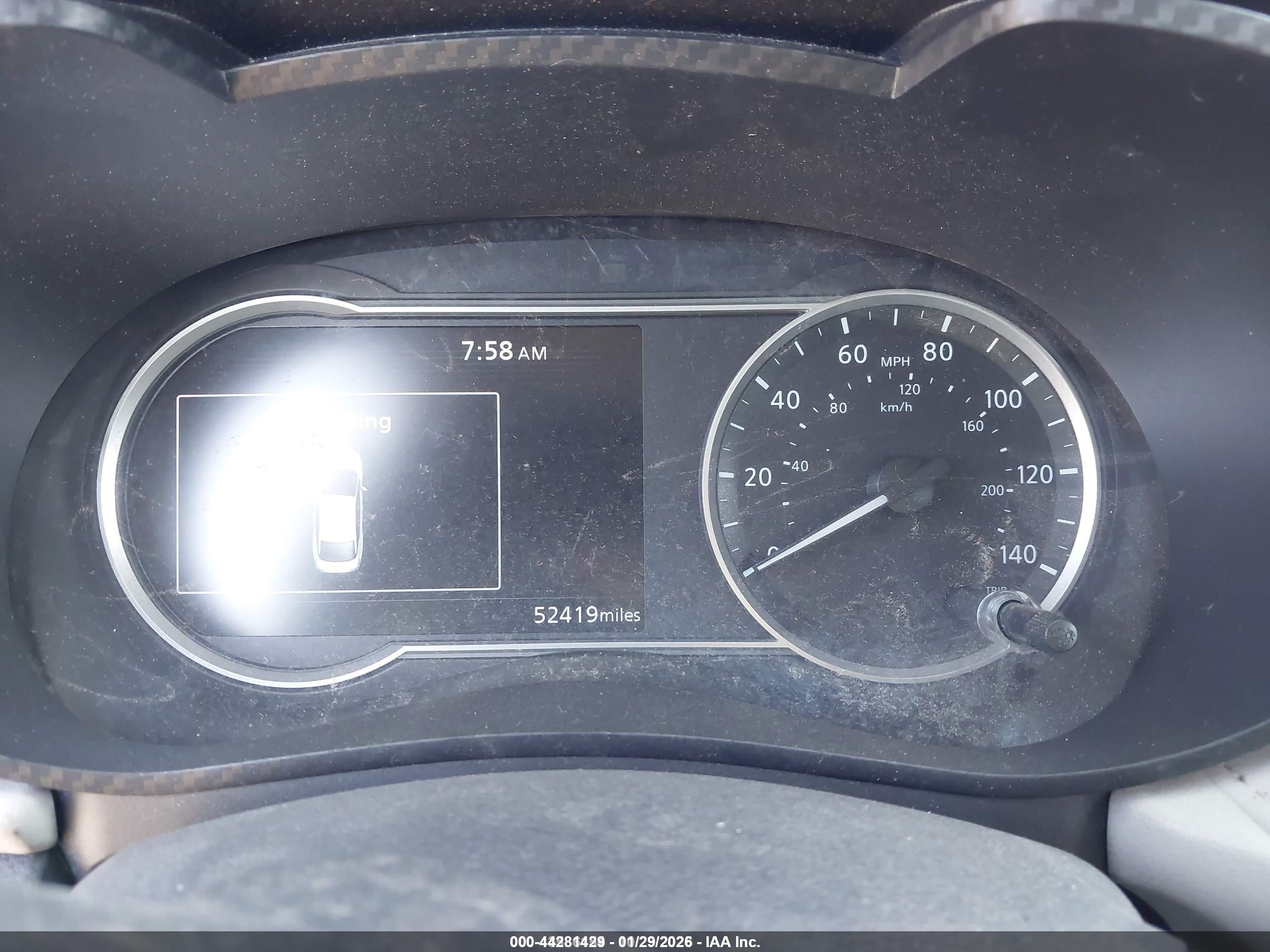 NISSAN VERSA image 7