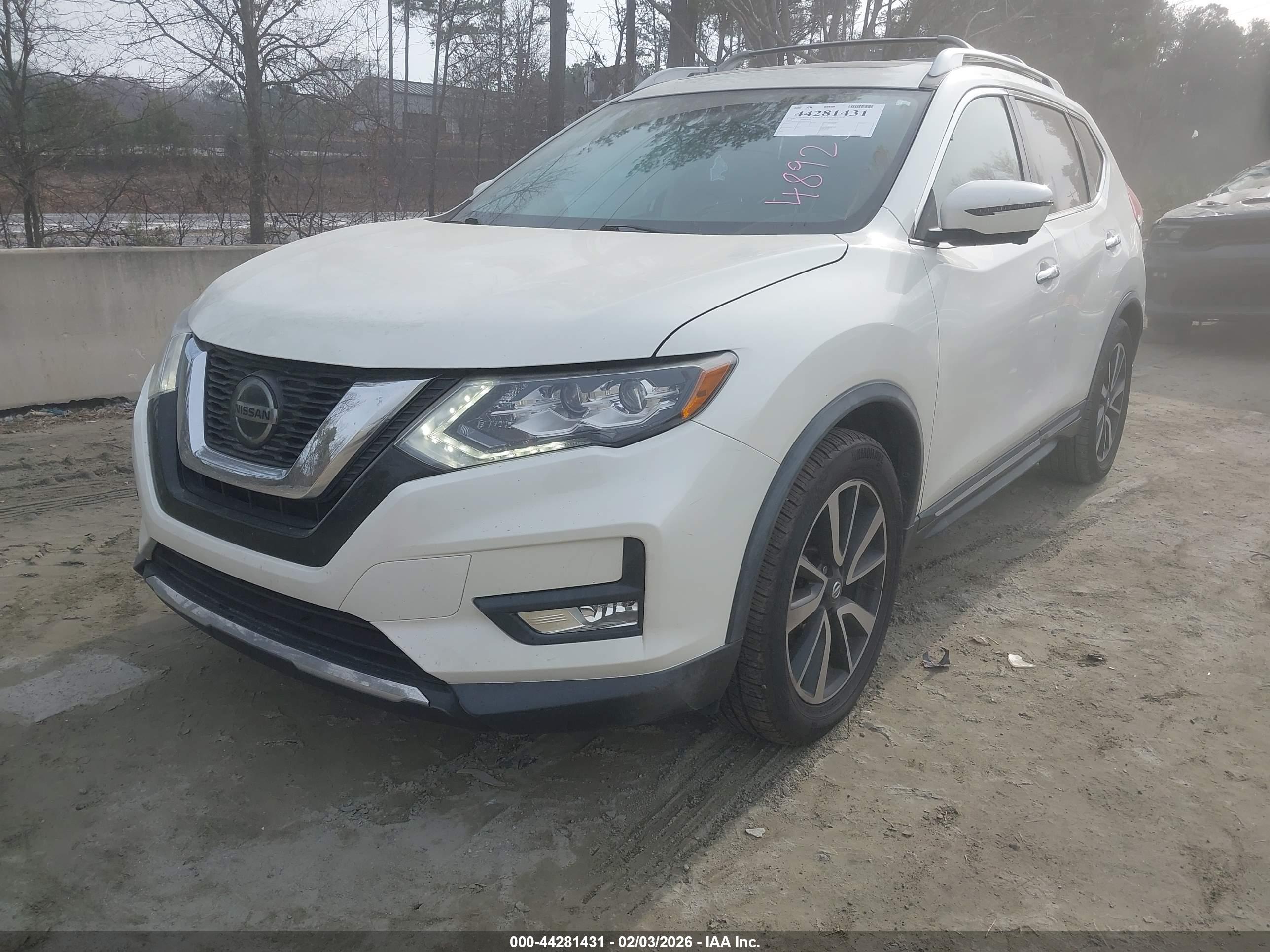NISSAN ROGUE image 2
