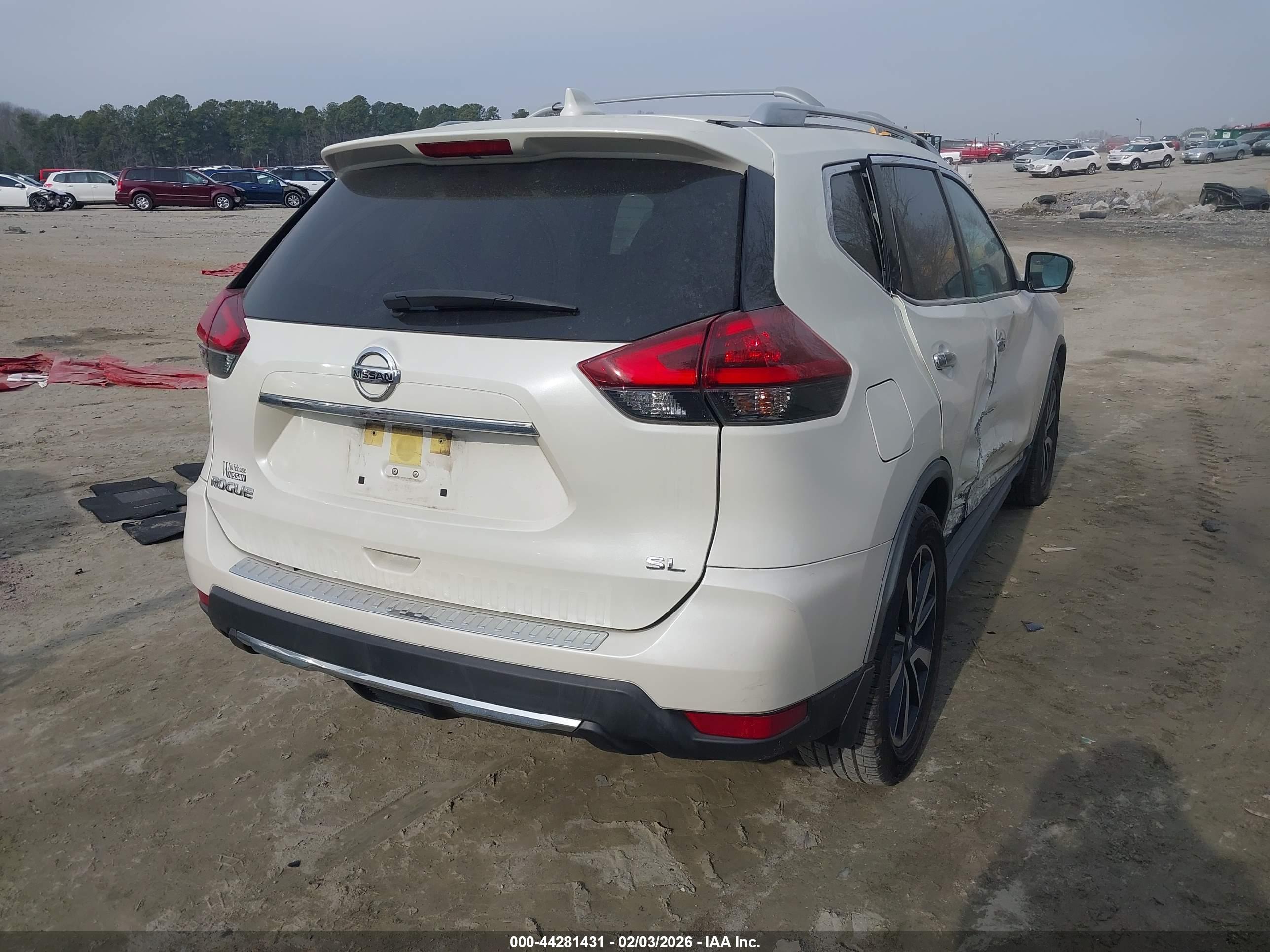 NISSAN ROGUE image 4