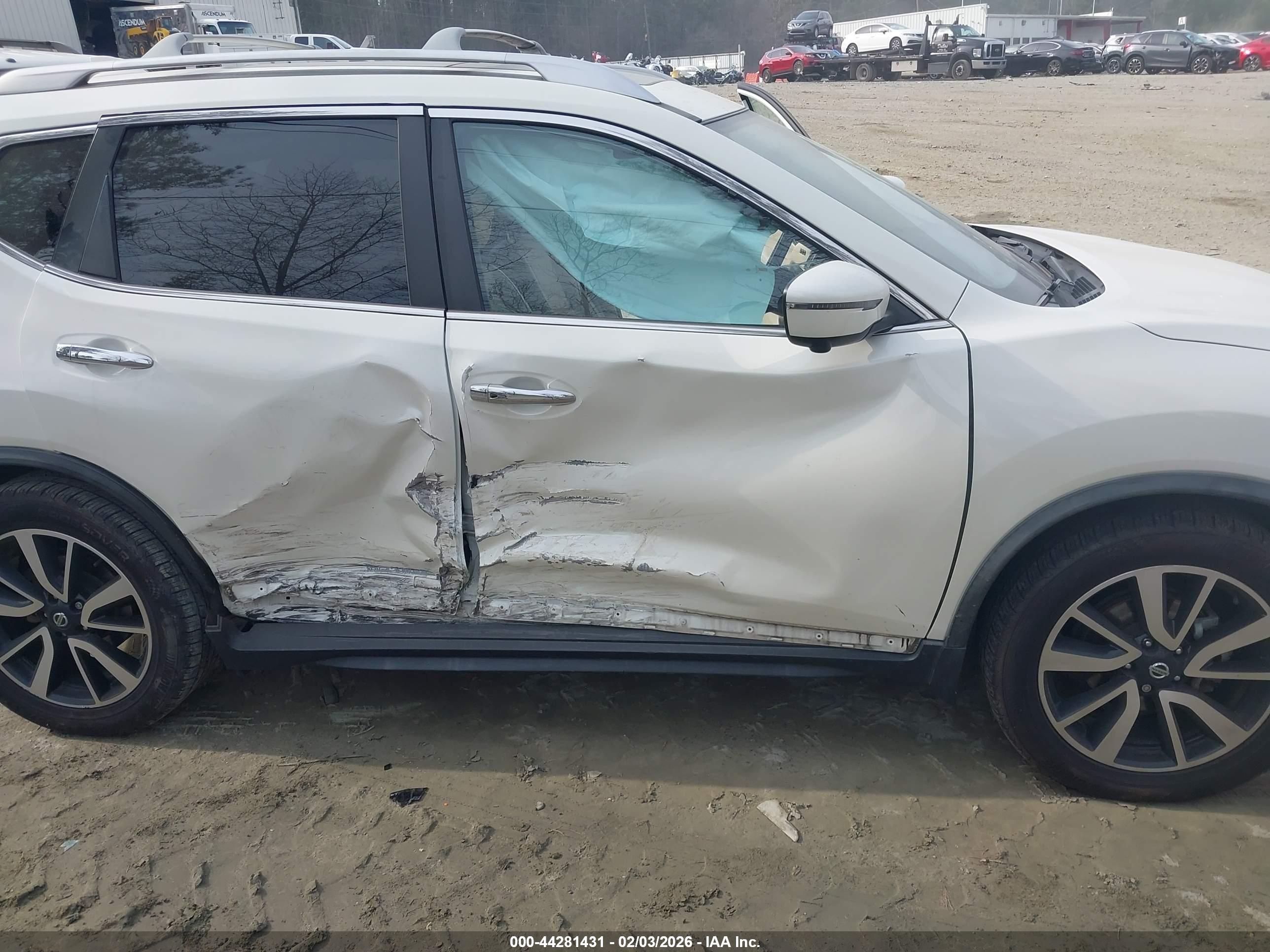 NISSAN ROGUE image 6