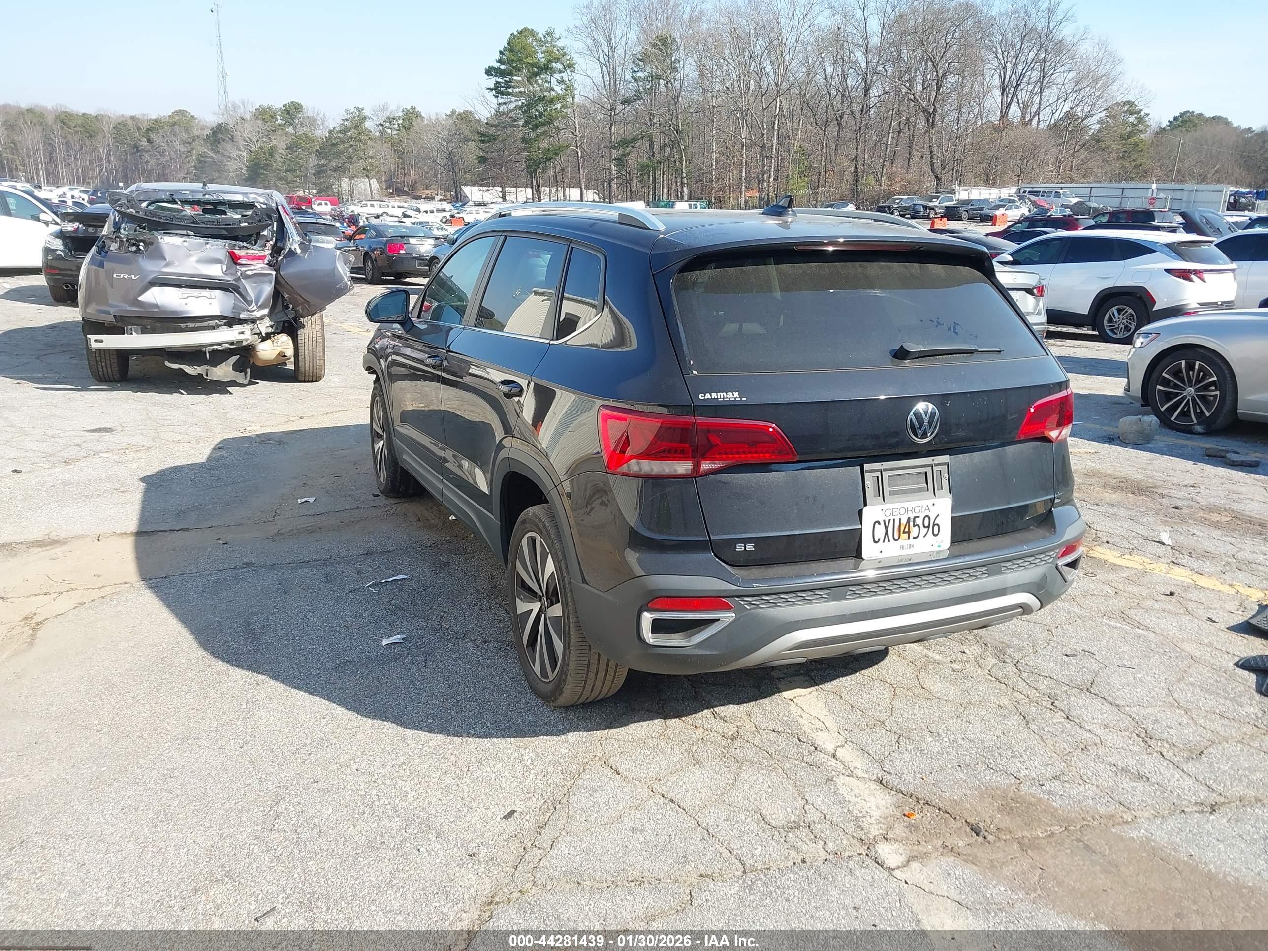 VOLKSWAGEN TAOS image 3