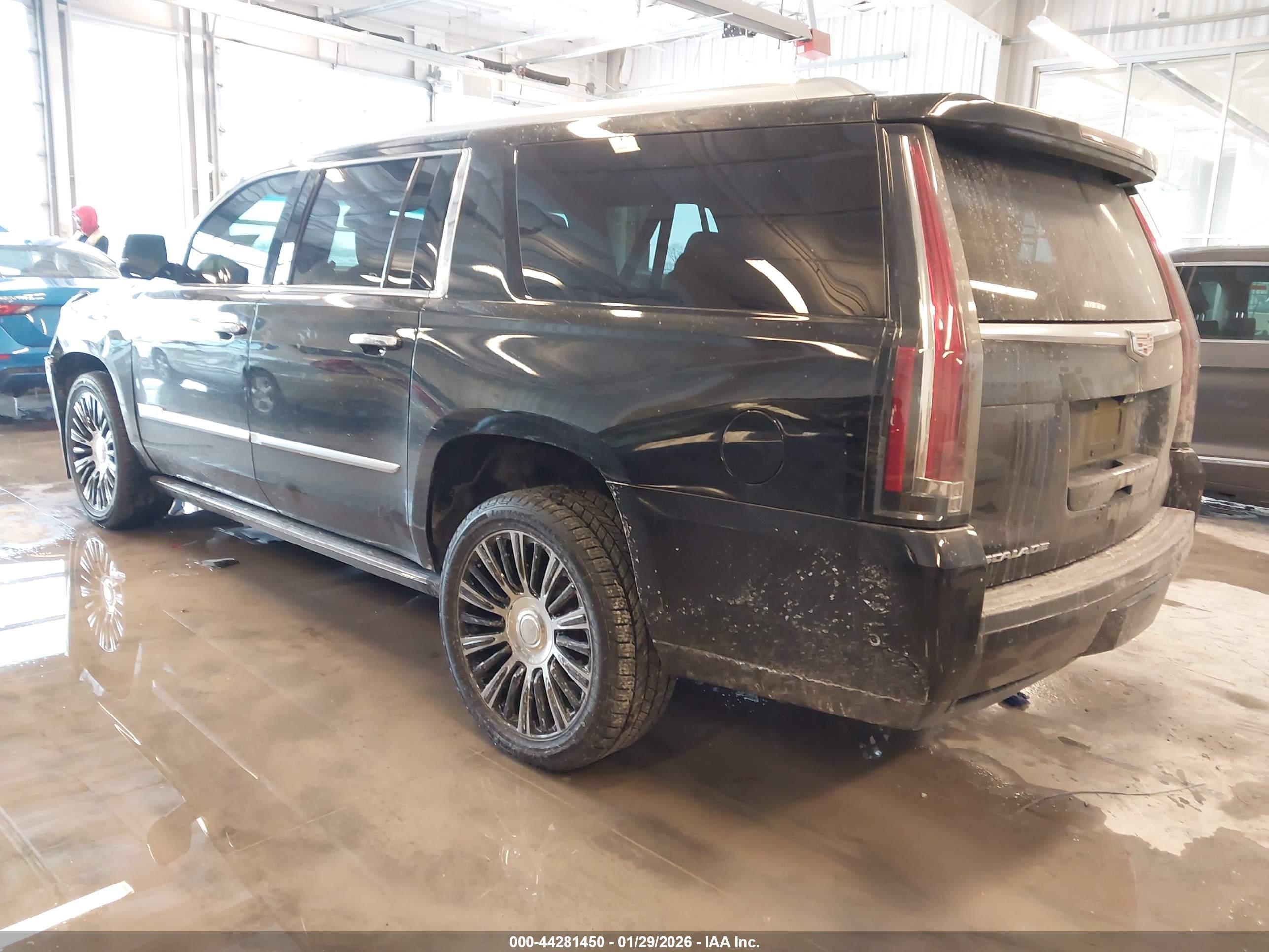 CADILLAC ESCALADE image 3