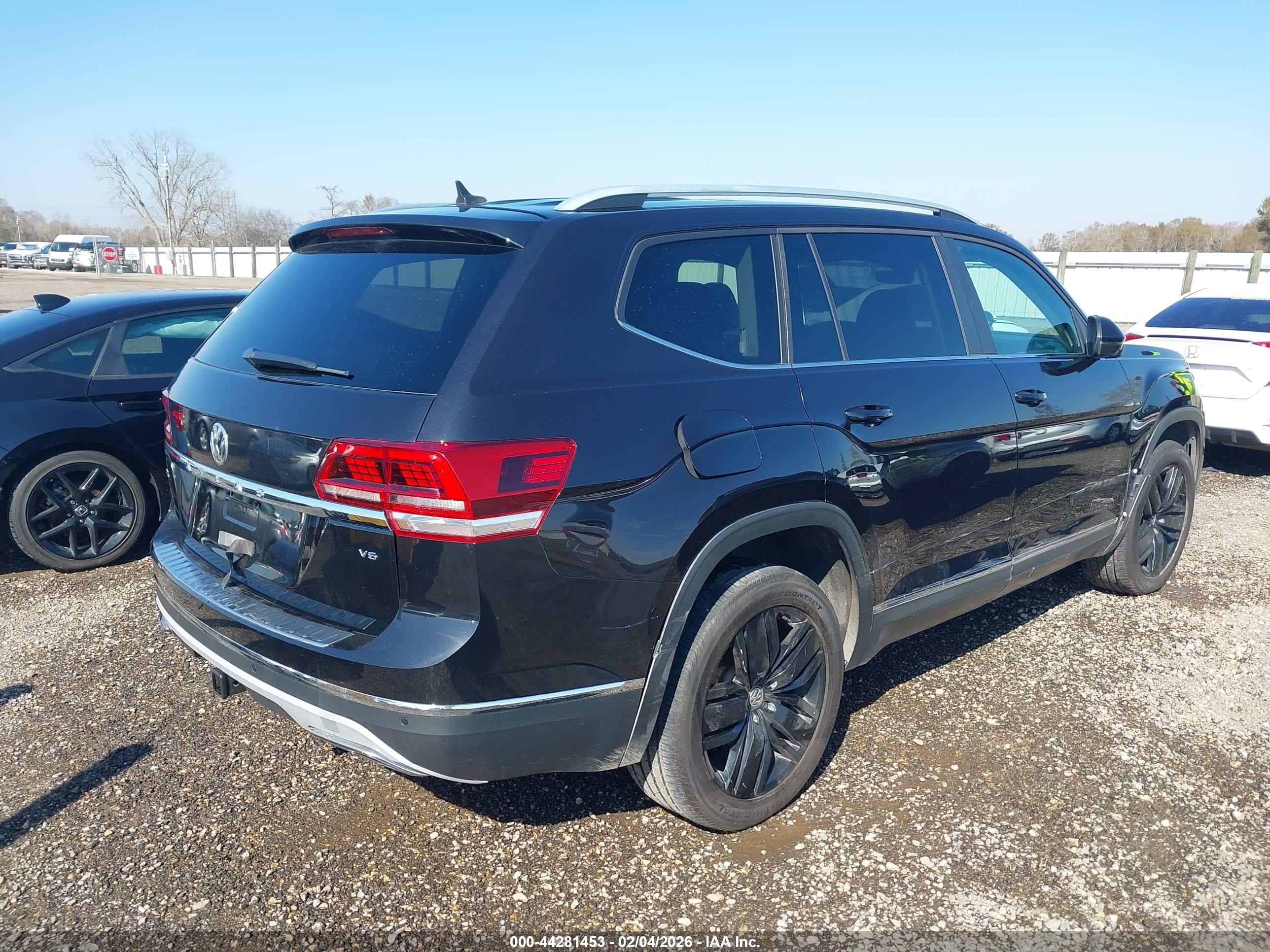 VOLKSWAGEN ATLAS image 4