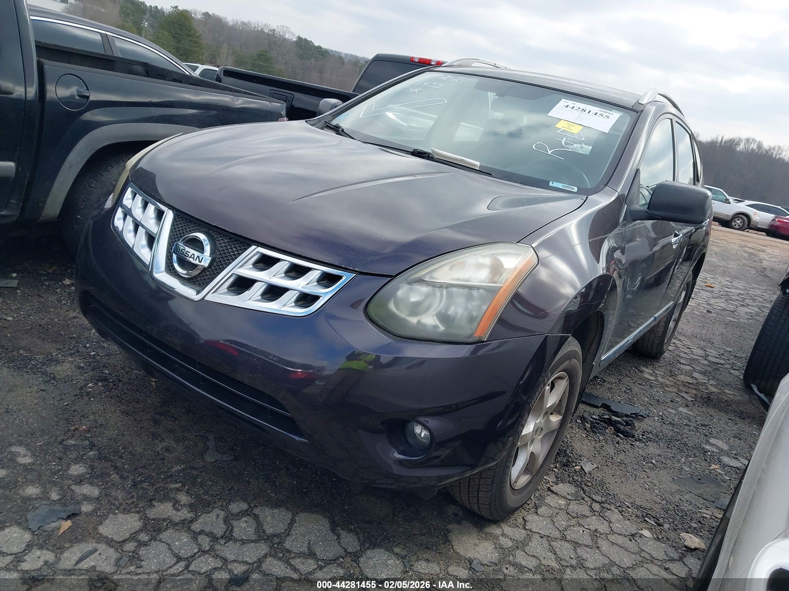 NISSAN ROGUE image 2