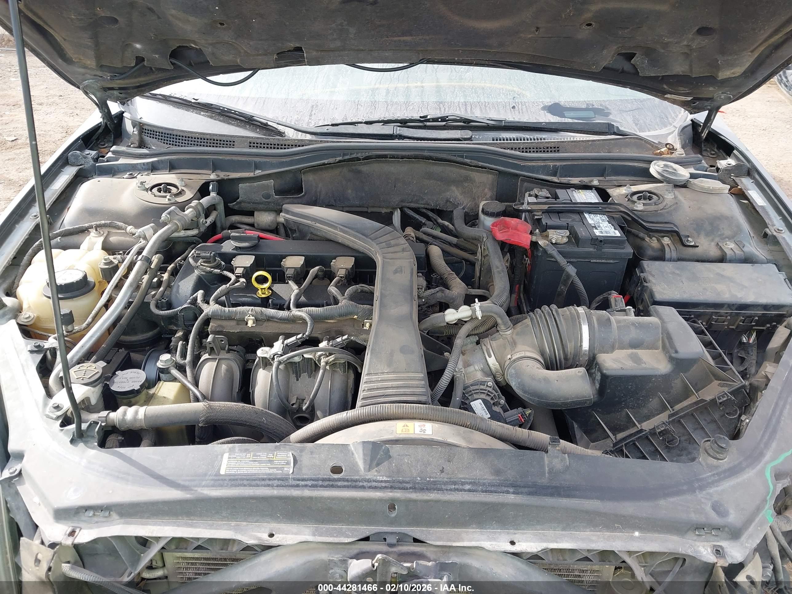 FORD FUSION image 10