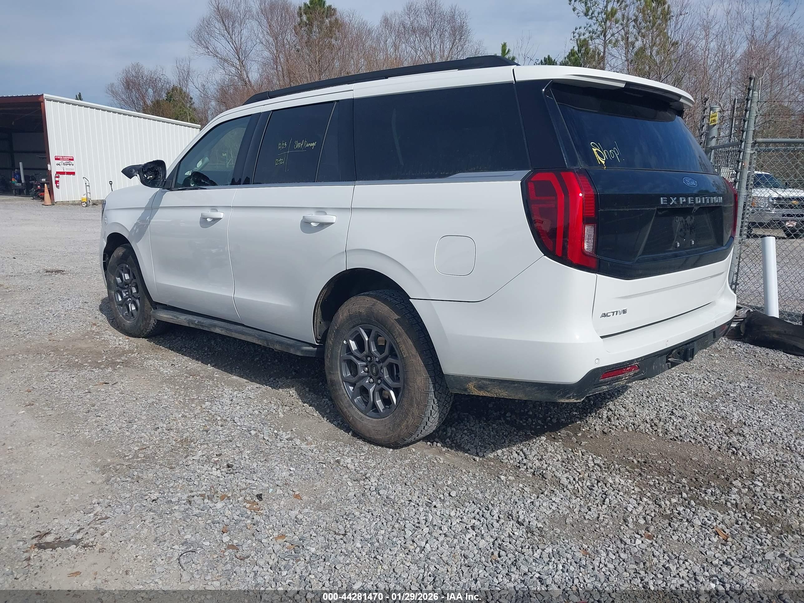 FORD EXPEDITION image 3