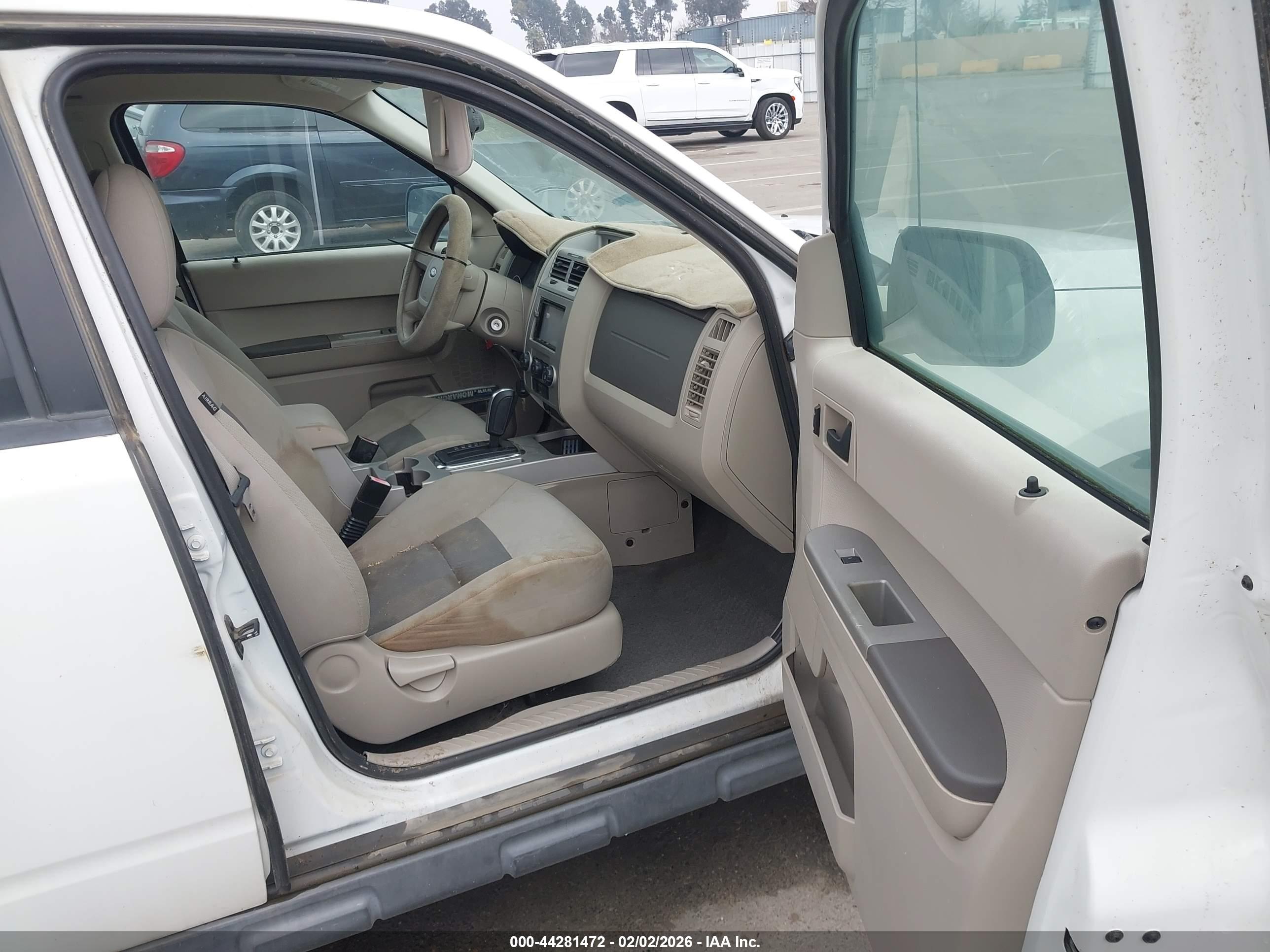 FORD ESCAPE image 5