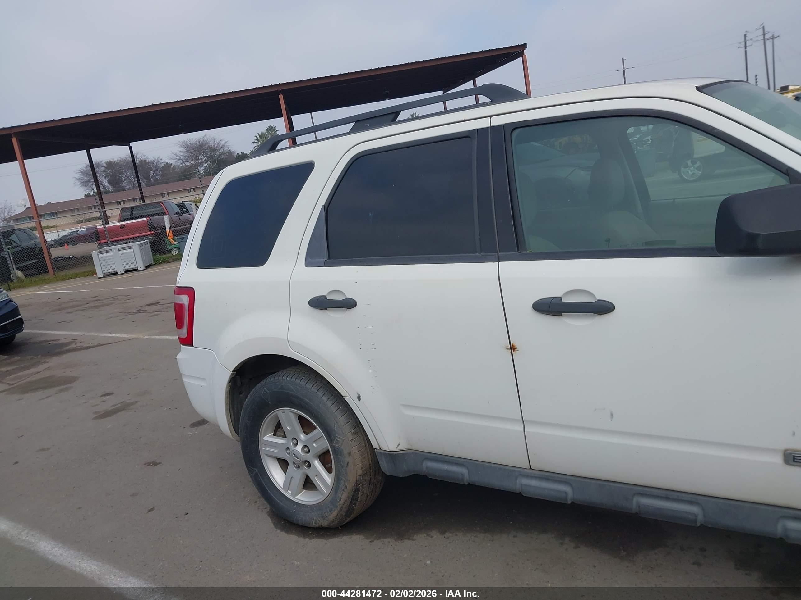 FORD ESCAPE image 6