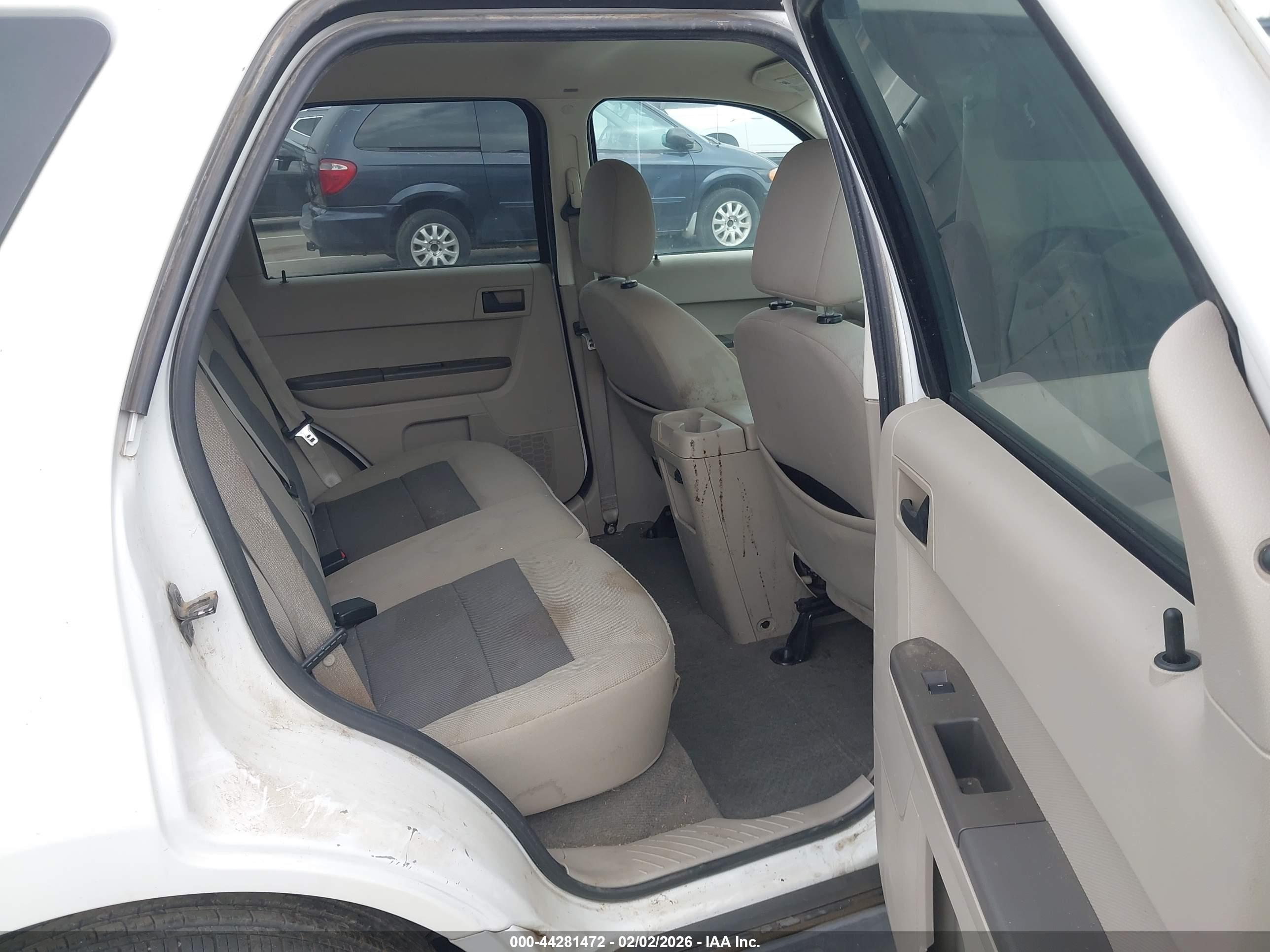 FORD ESCAPE image 8