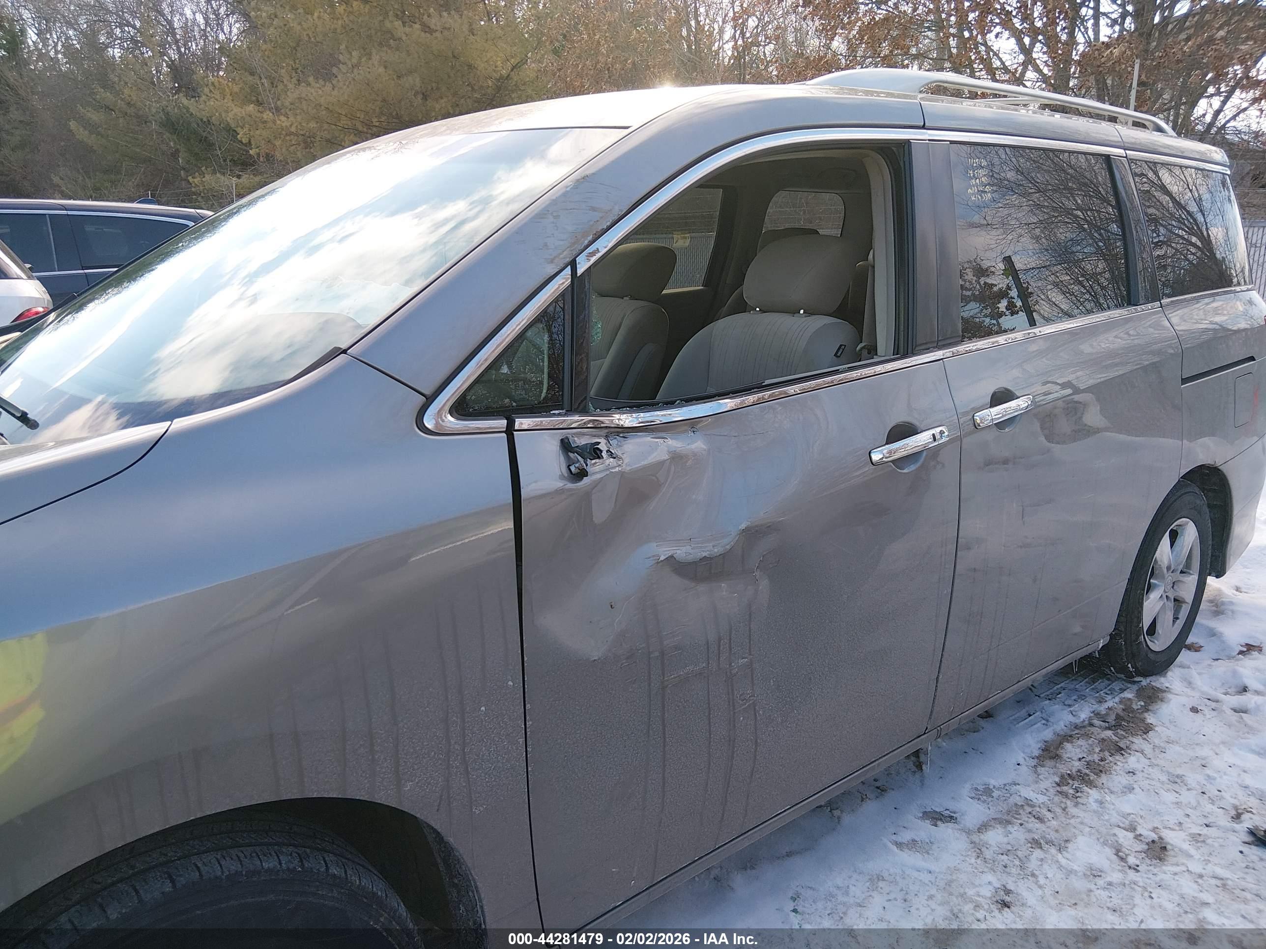 NISSAN QUEST image 6
