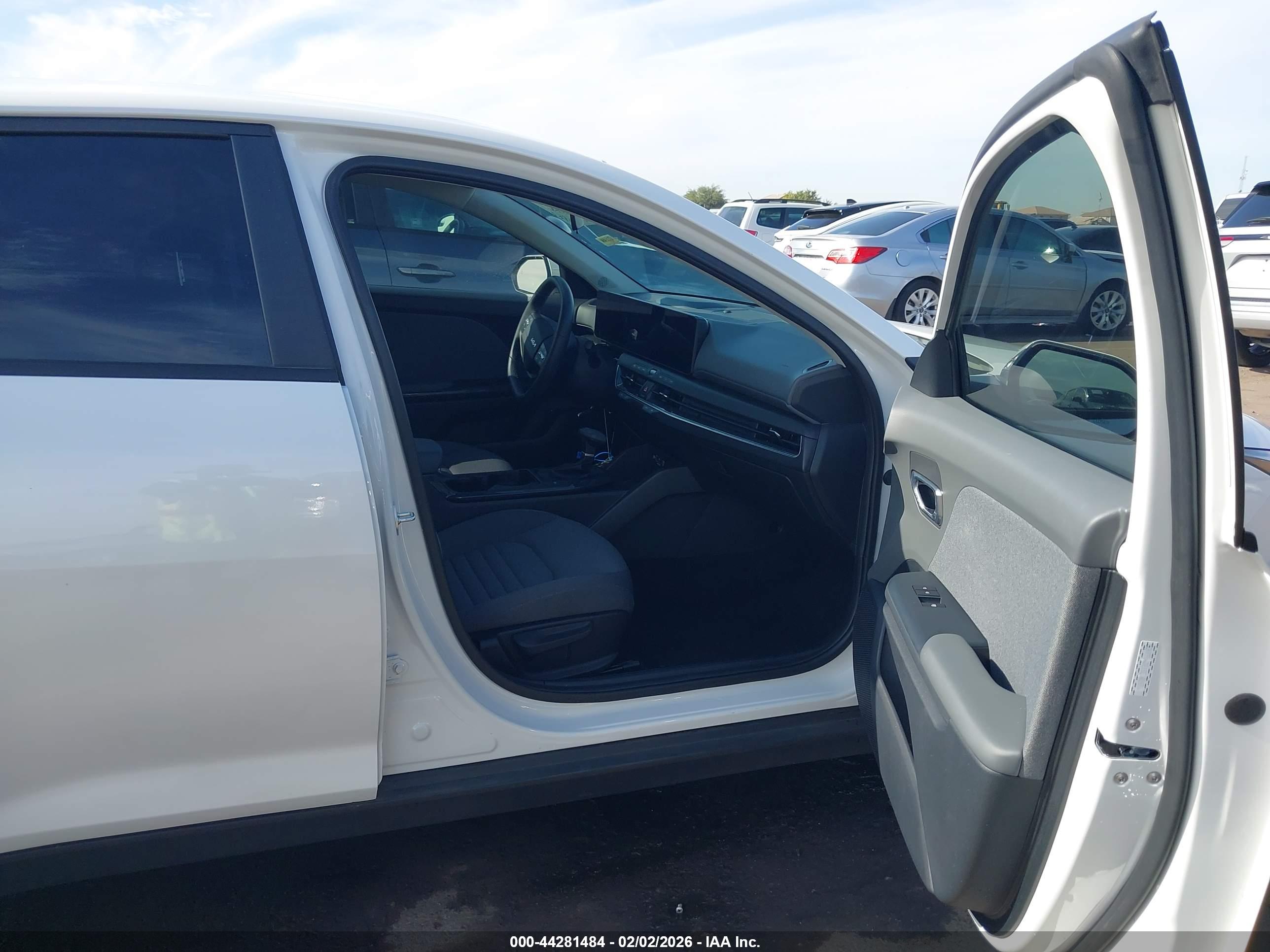 KIA K4 image 5