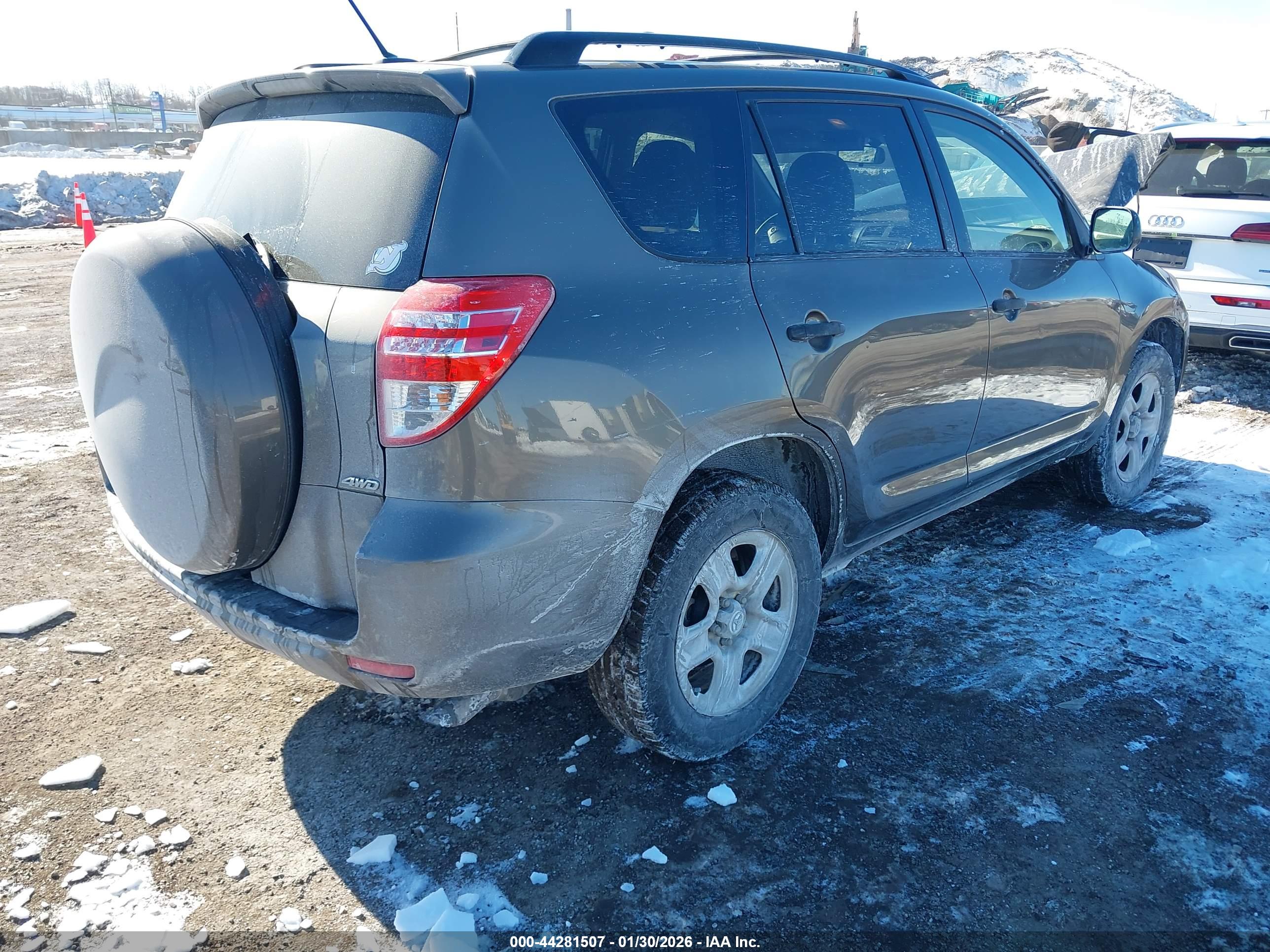TOYOTA RAV4 image 4