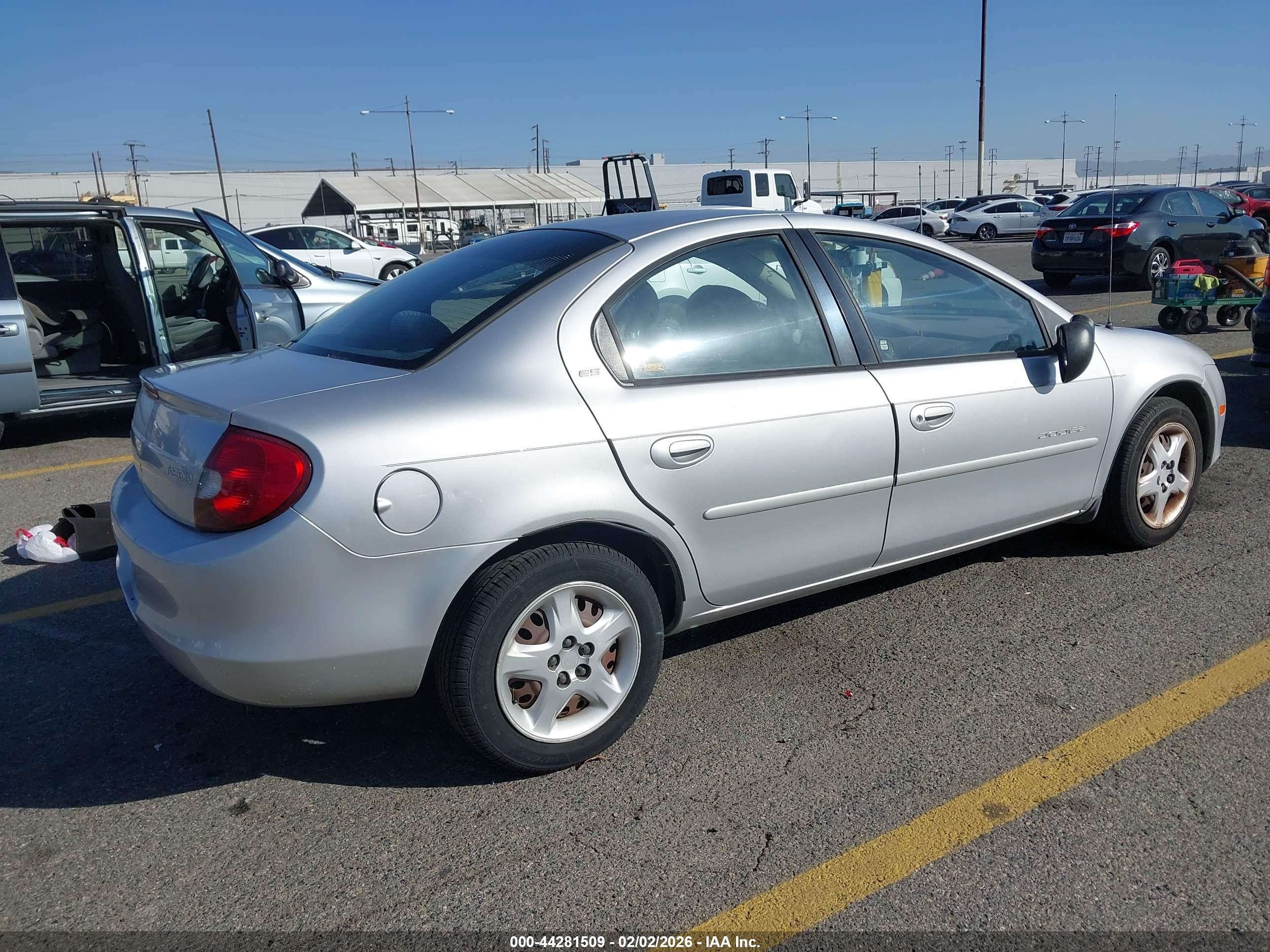 DODGE NEON image 4