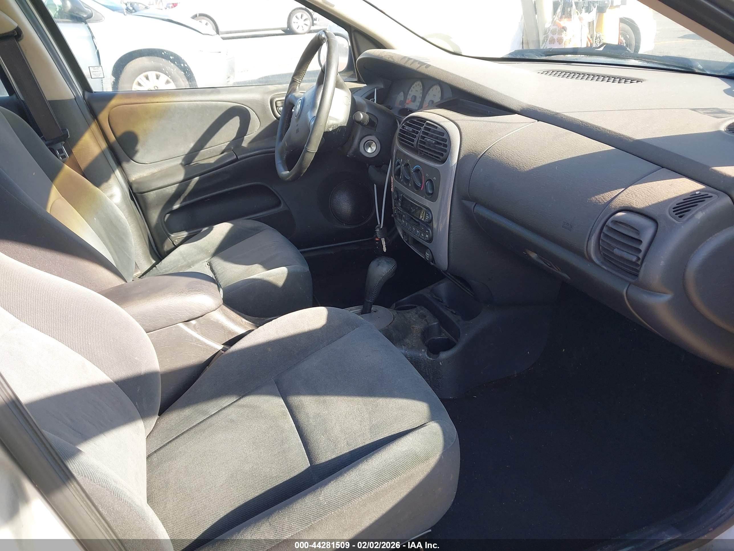 DODGE NEON image 5