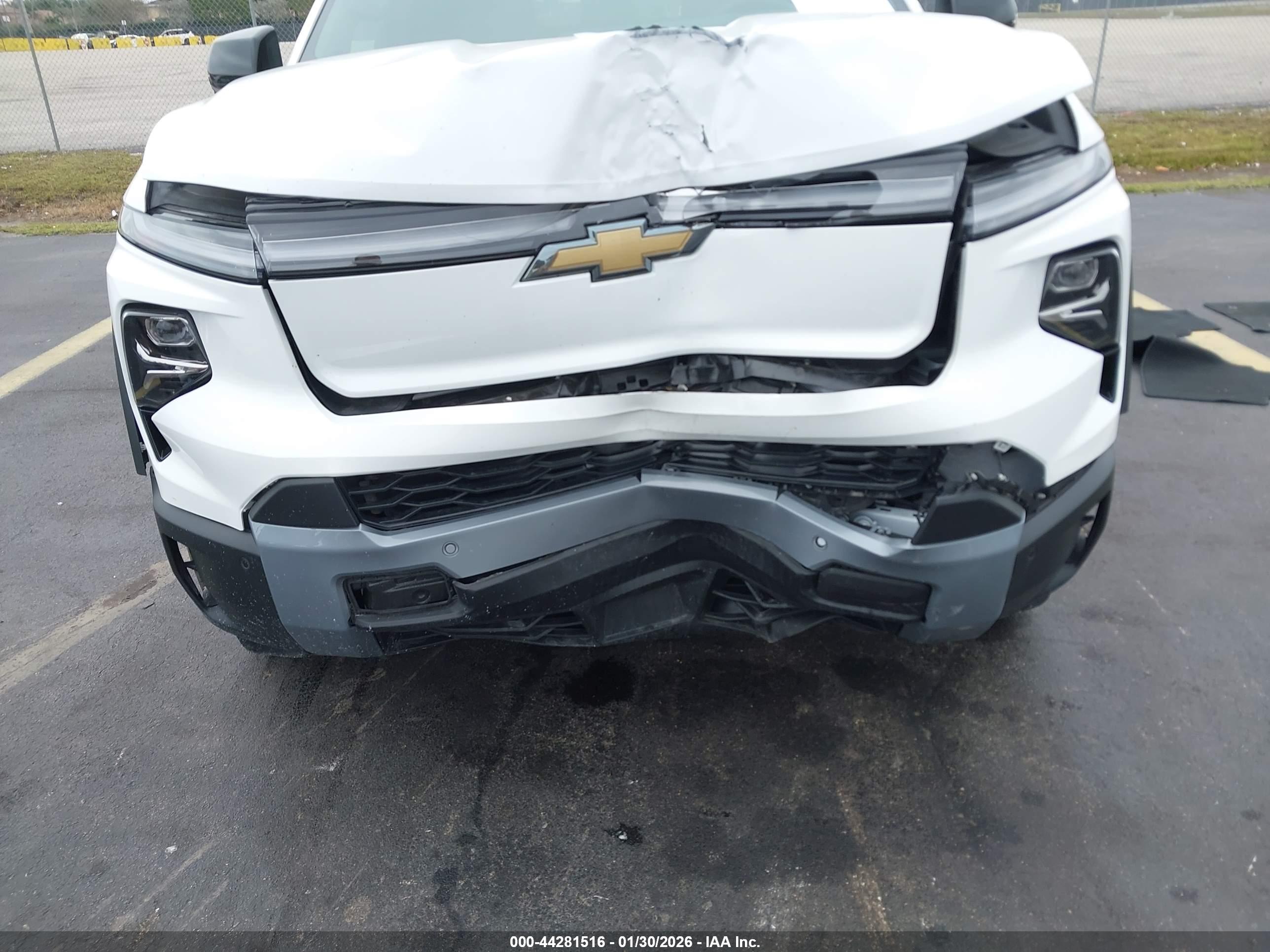 CHEVROLET SILVERADO image 6