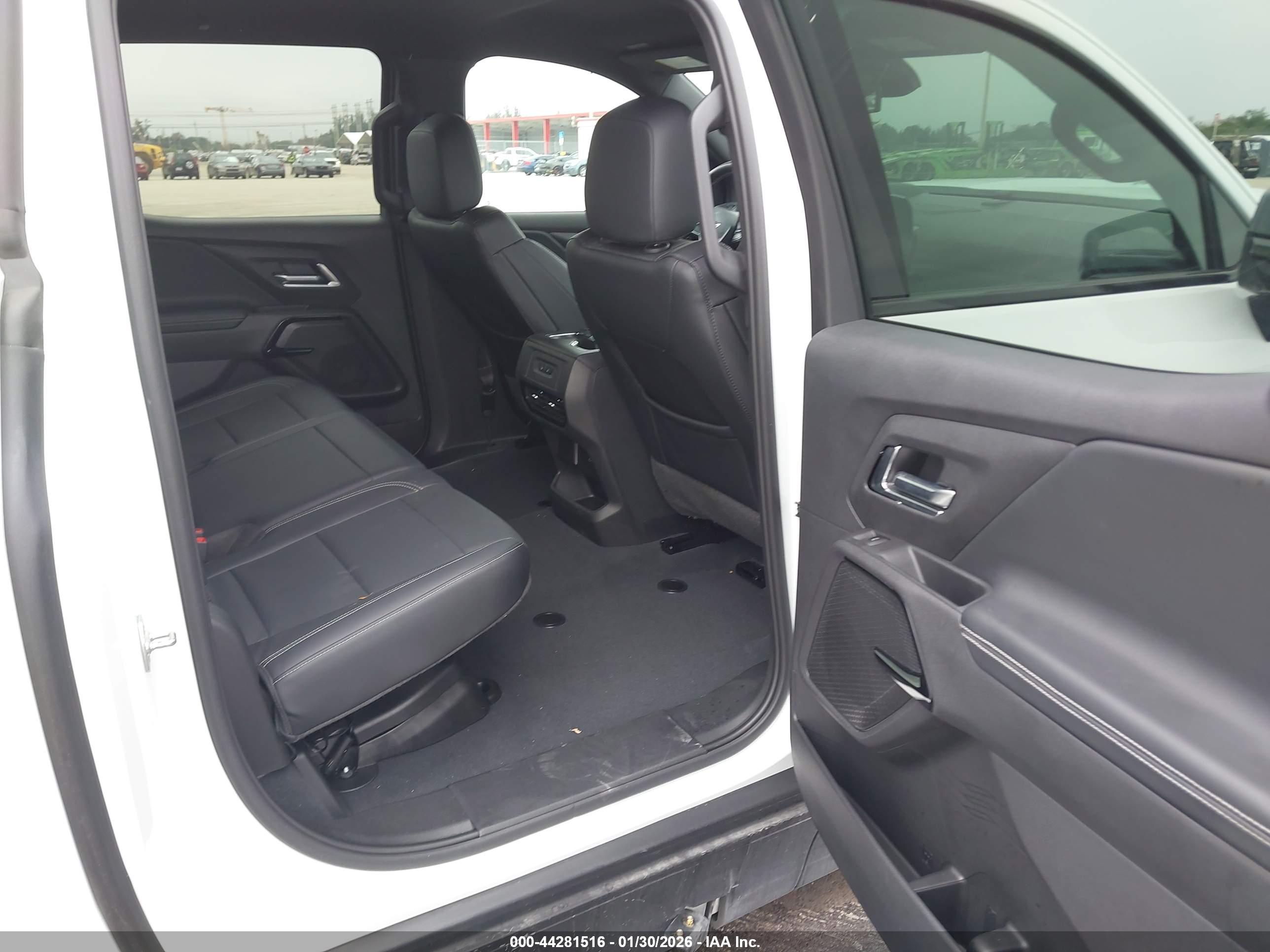 CHEVROLET SILVERADO image 8