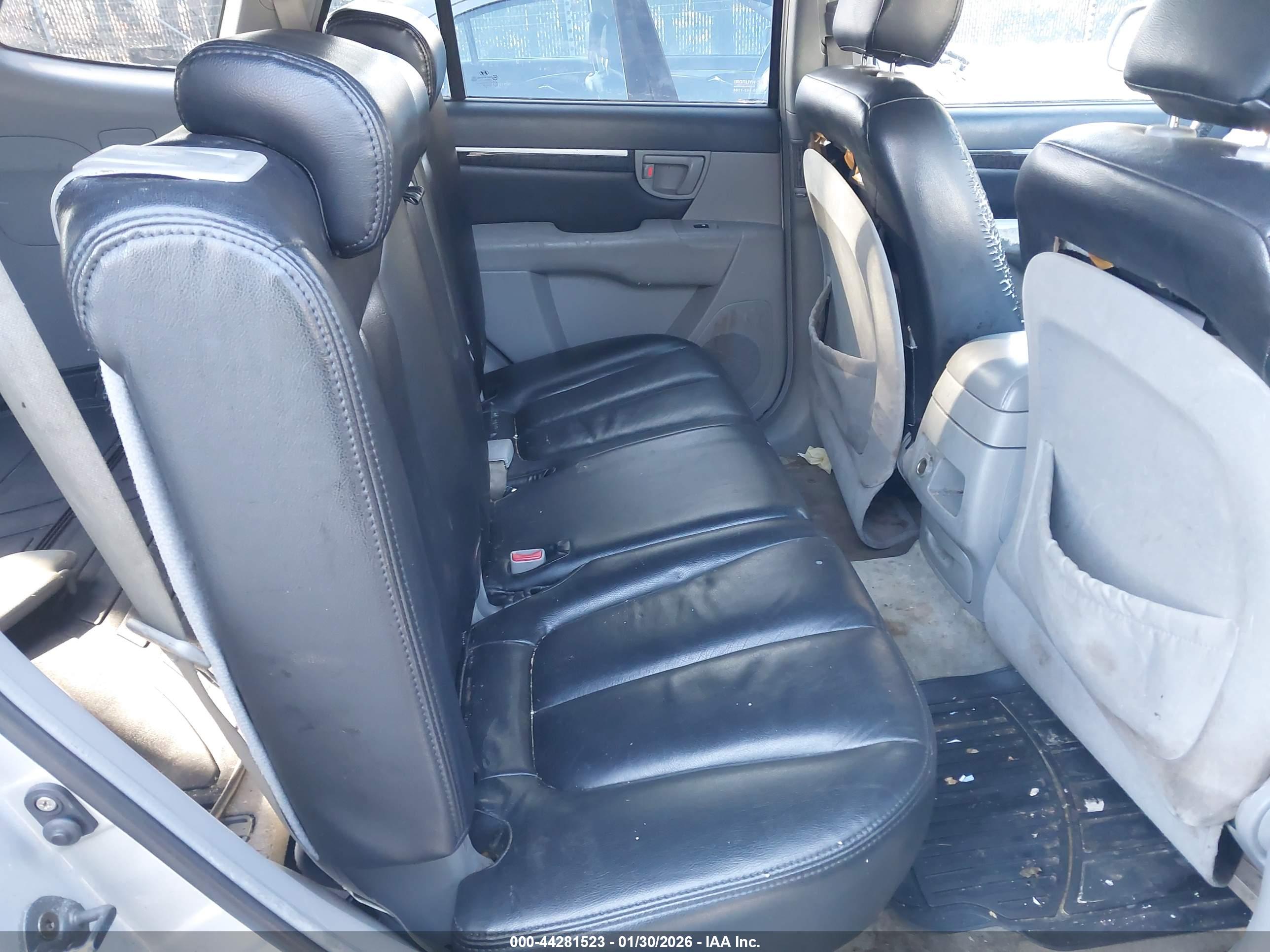 HYUNDAI SANTA image 8
