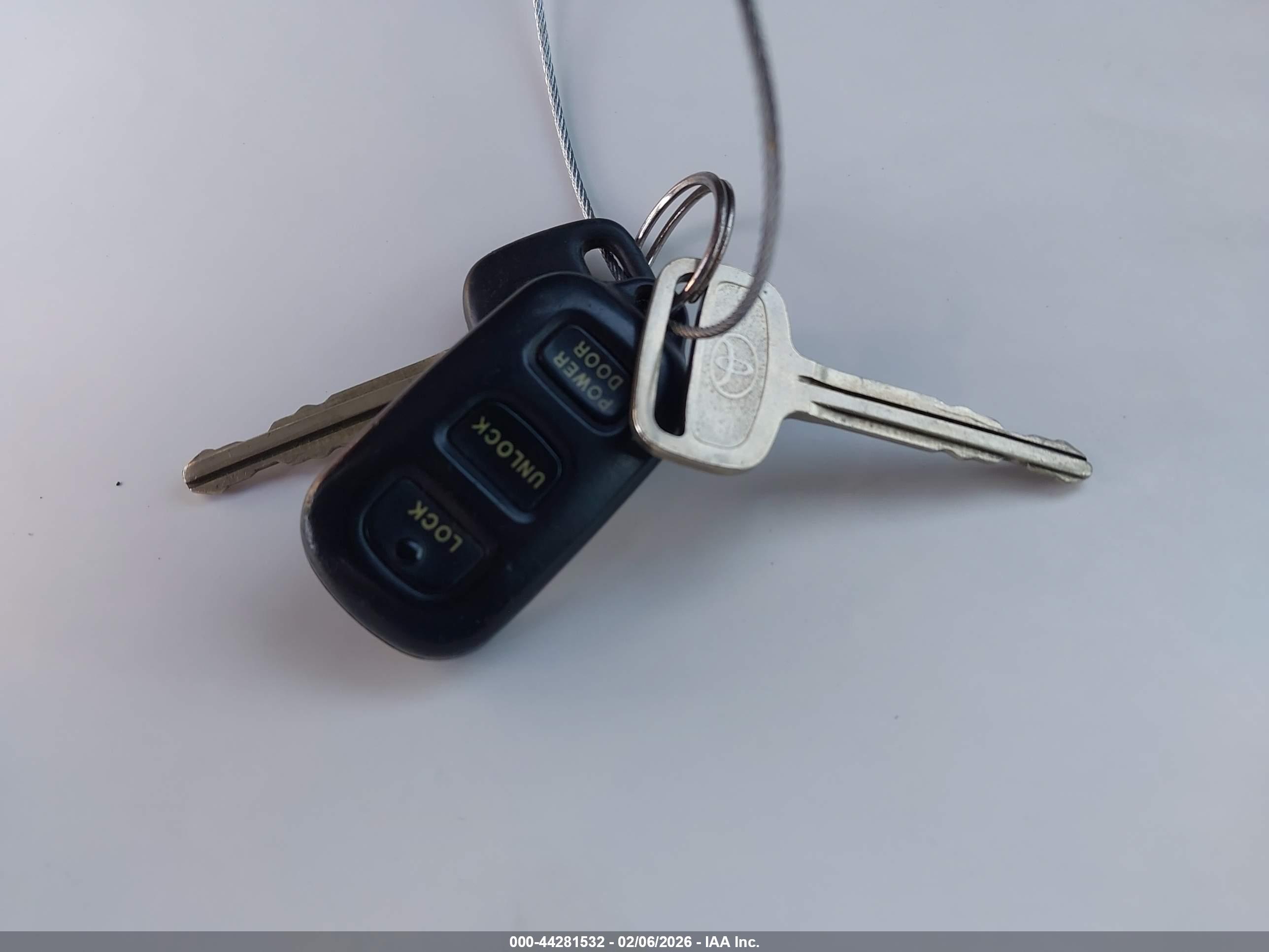 TOYOTA SIENNA image 11
