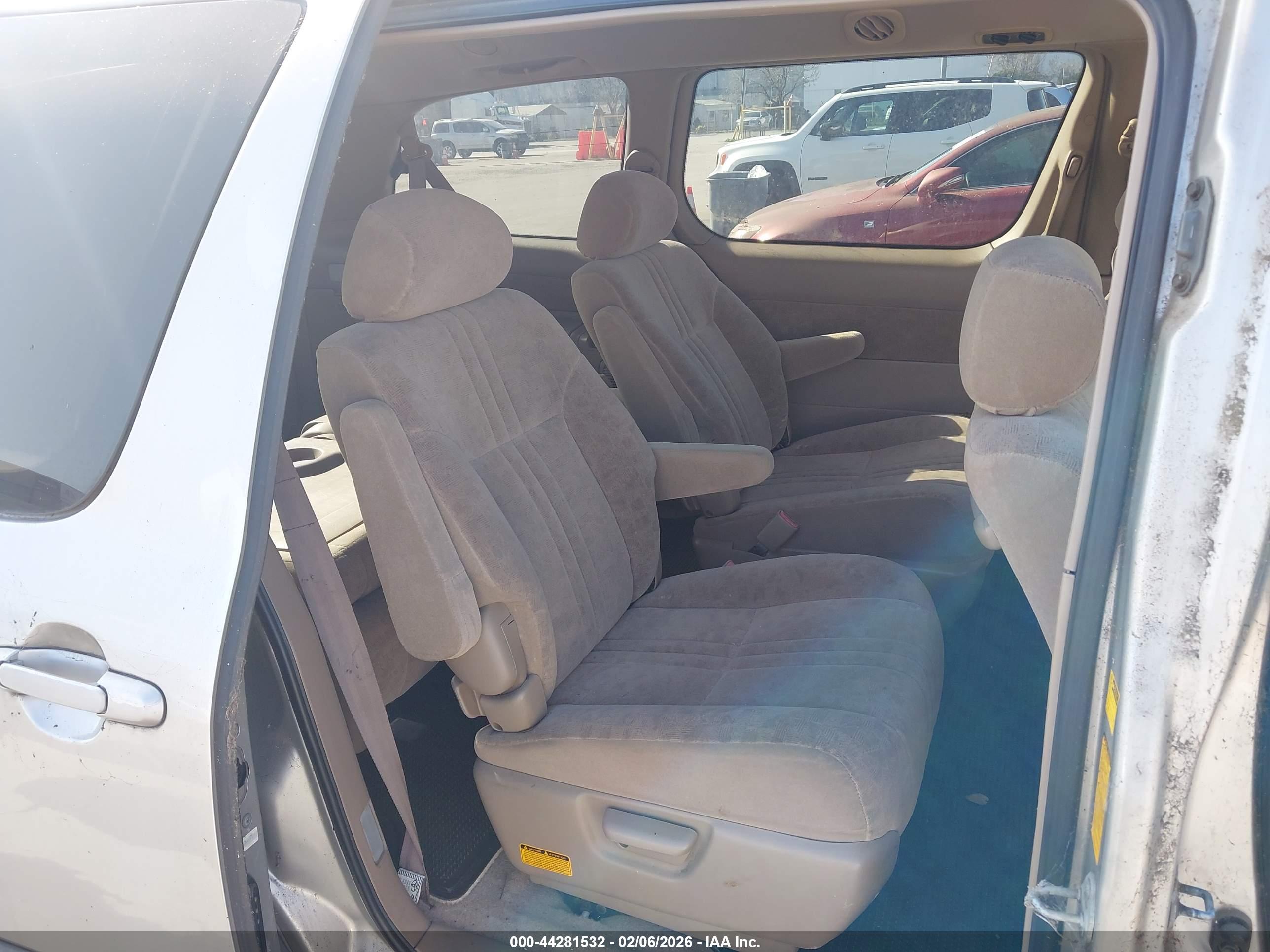TOYOTA SIENNA image 8