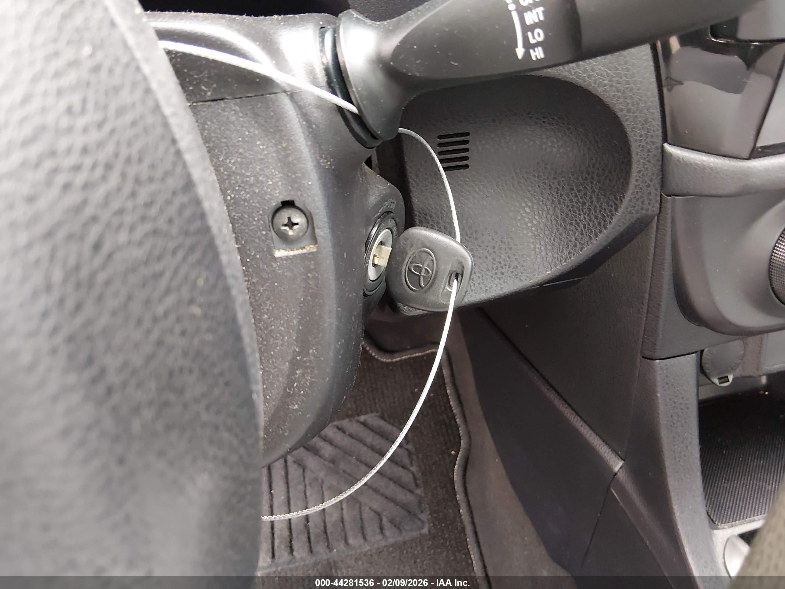 TOYOTA COROLLA image 11