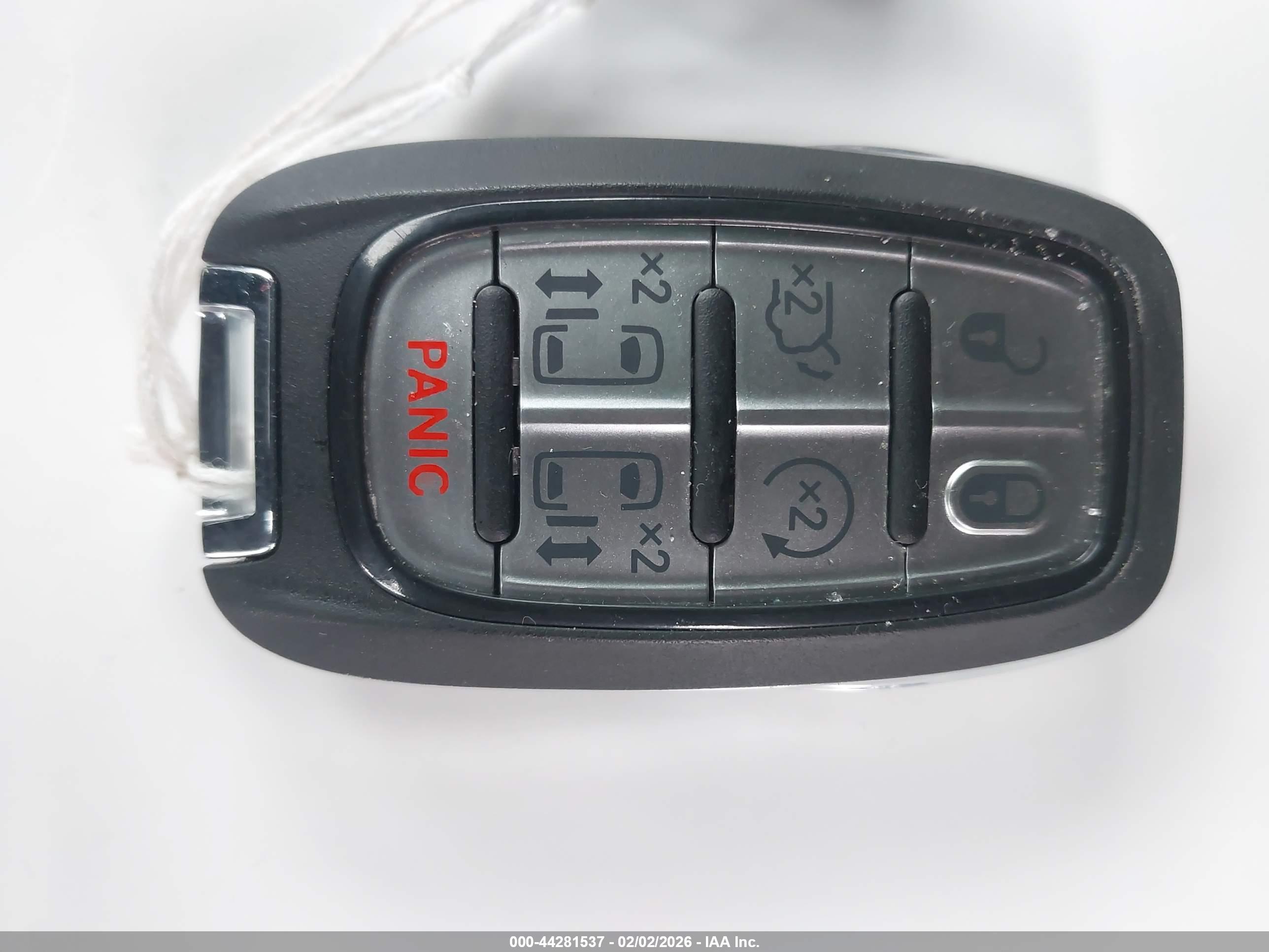 CHRYSLER PACIFICA image 11