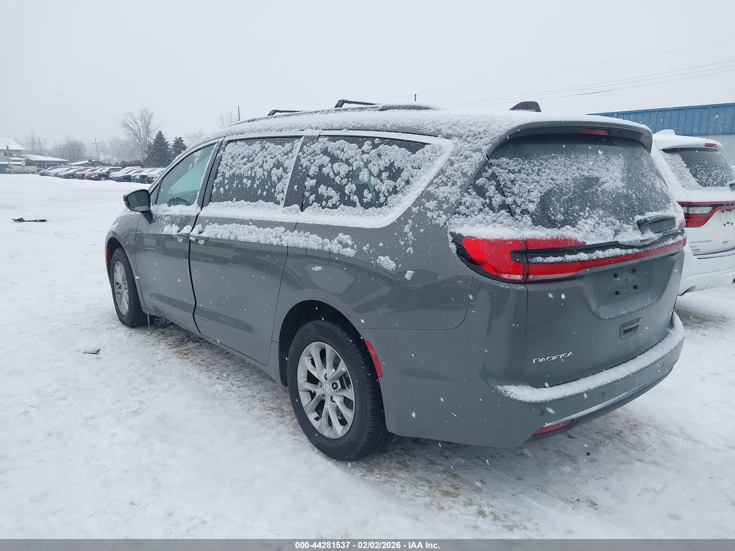 CHRYSLER PACIFICA image 3