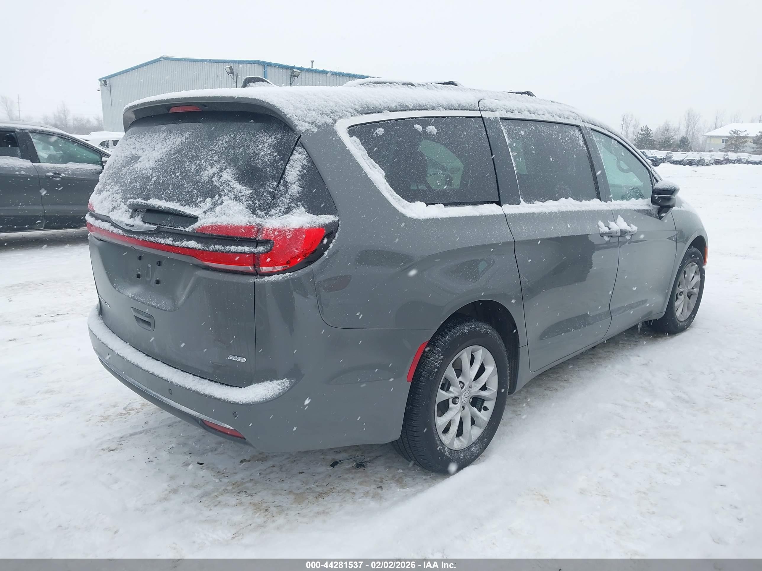 CHRYSLER PACIFICA image 4