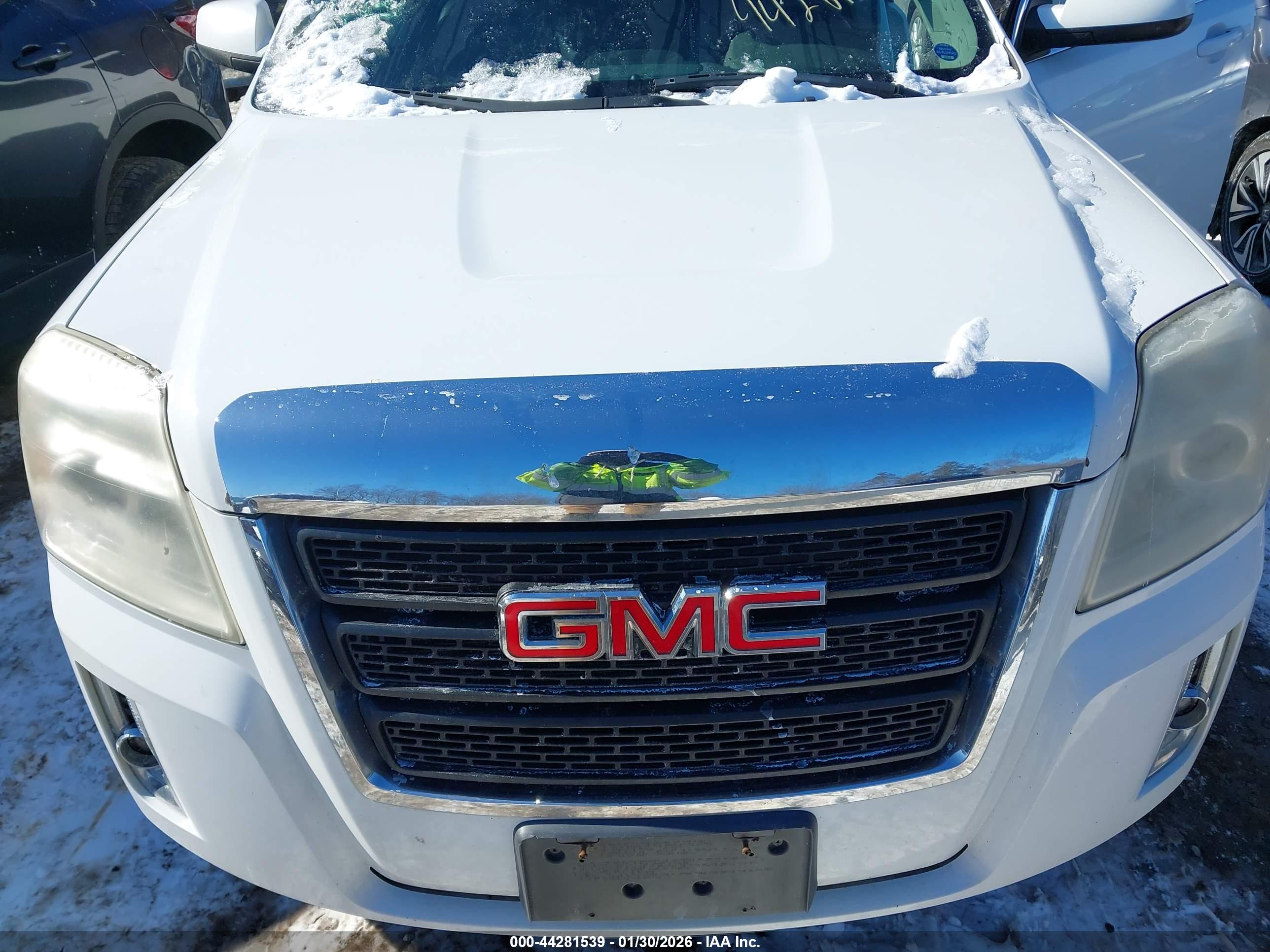 GMC TERRAIN image 10