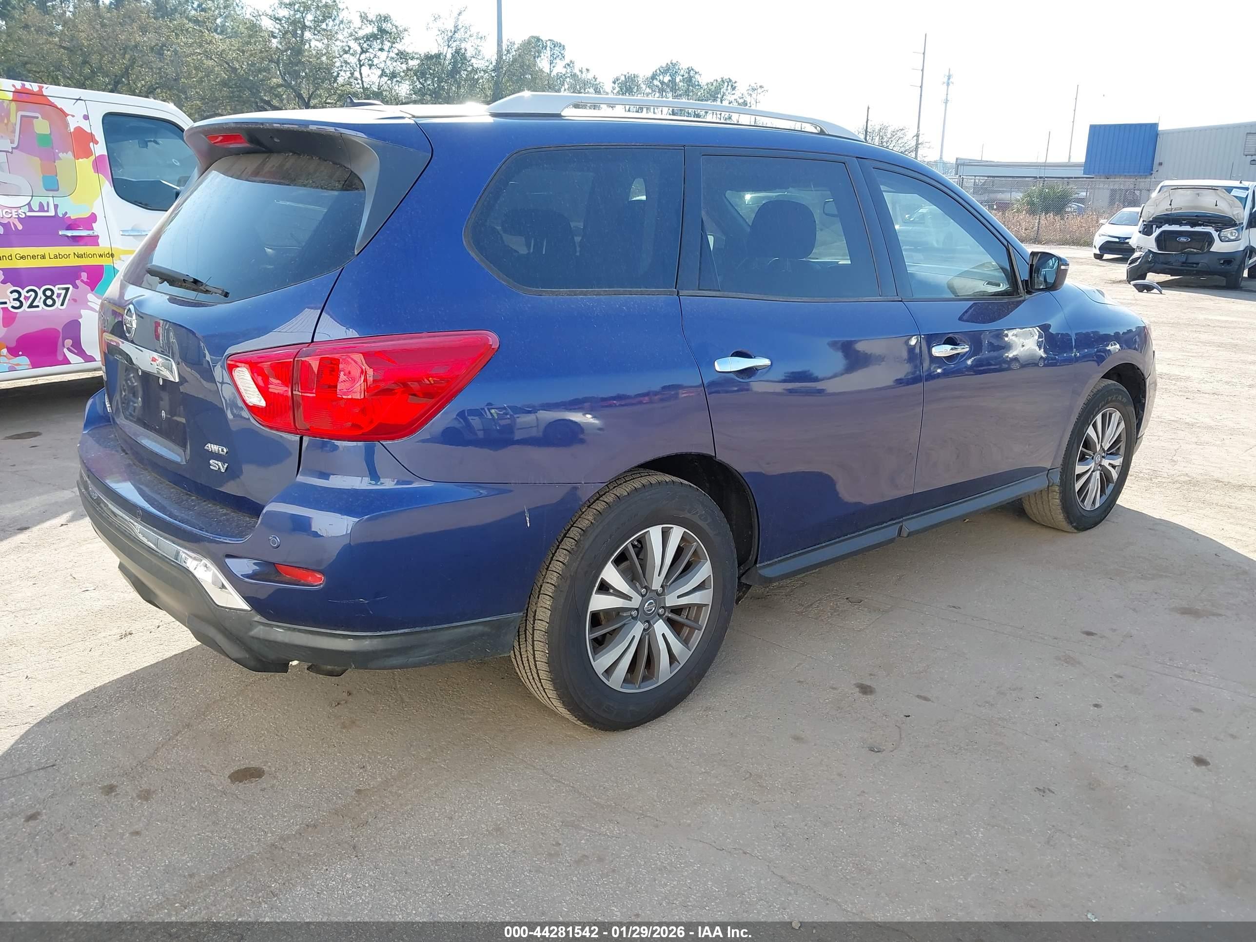 NISSAN PATHFINDER image 4