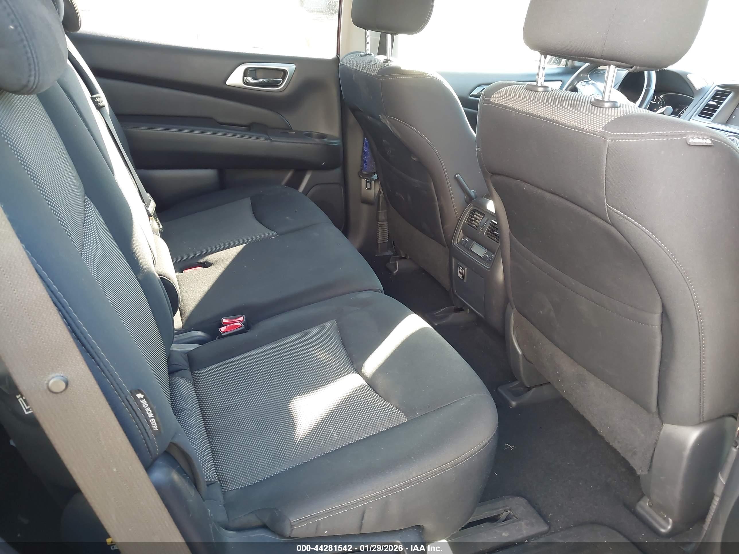 NISSAN PATHFINDER image 8