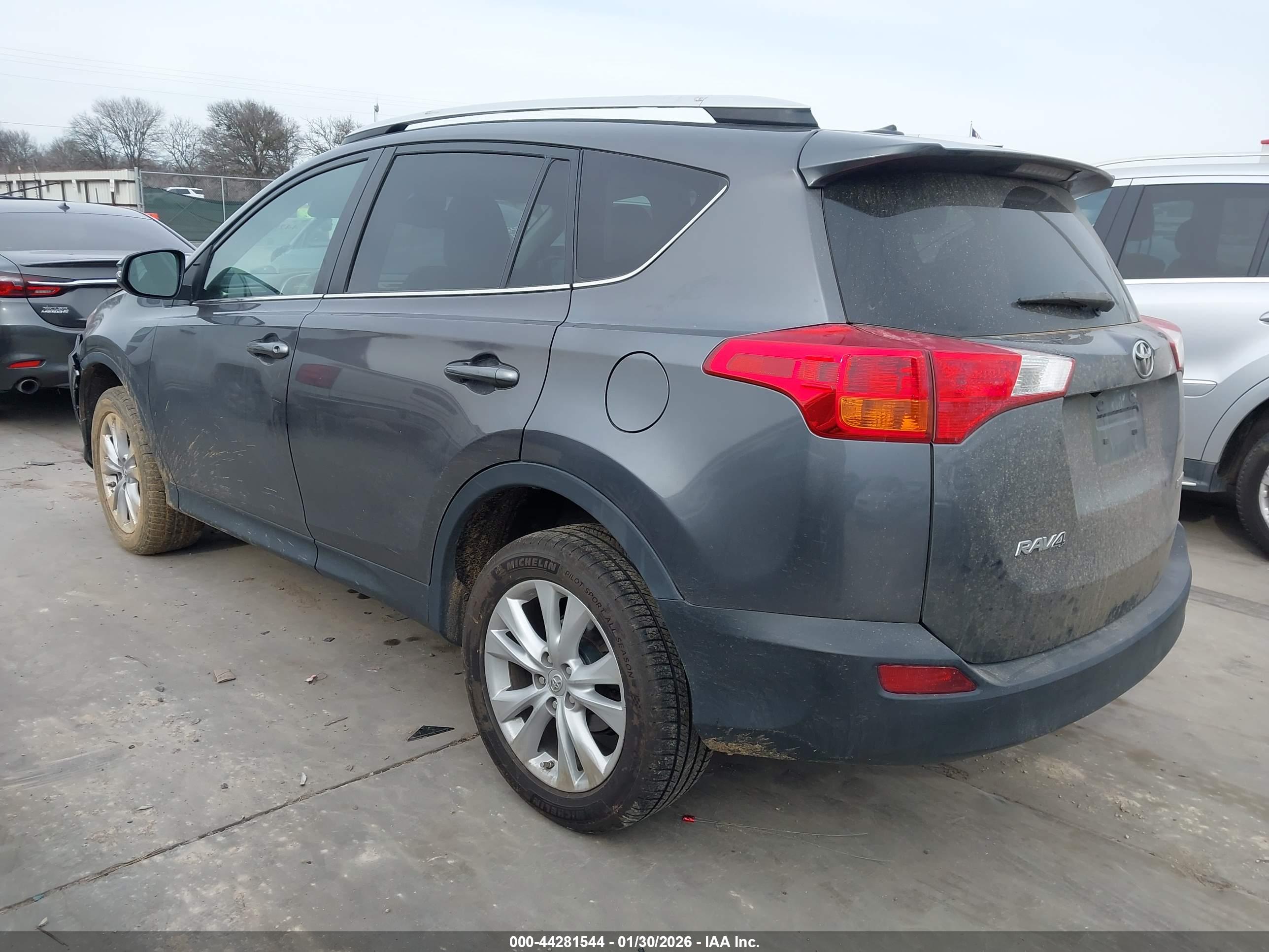 TOYOTA RAV4 image 3