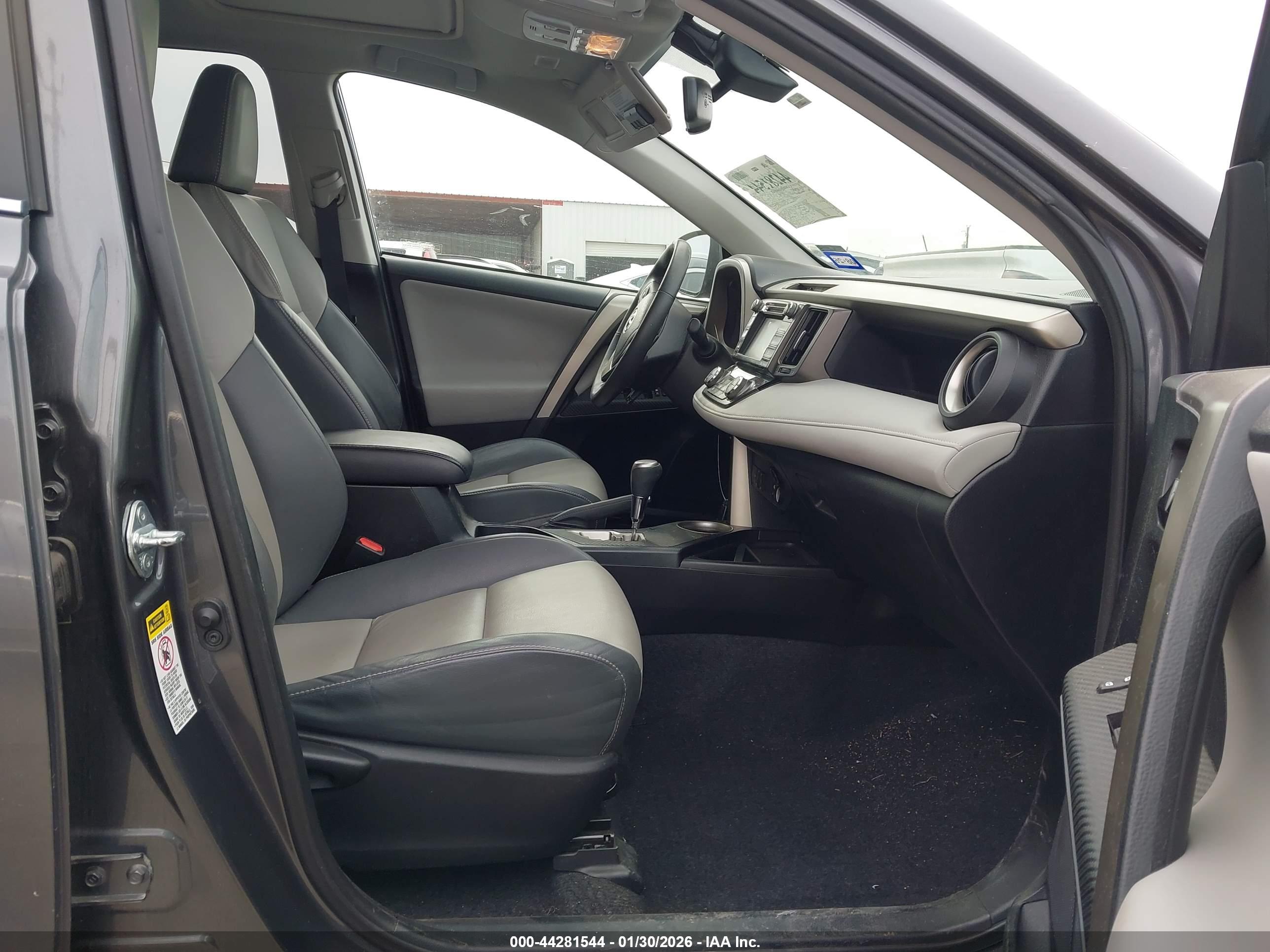 TOYOTA RAV4 image 5