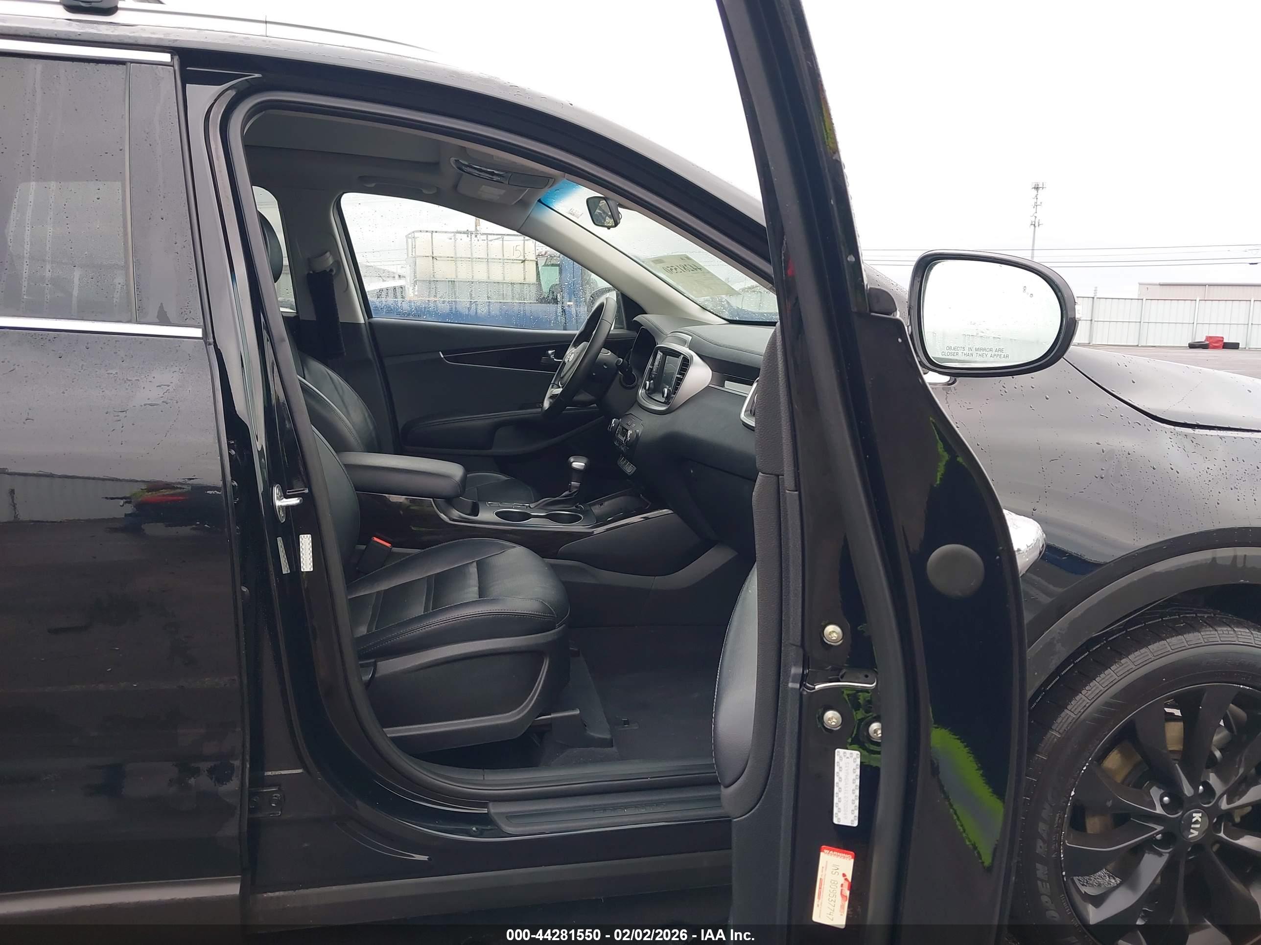 KIA SORENTO image 5