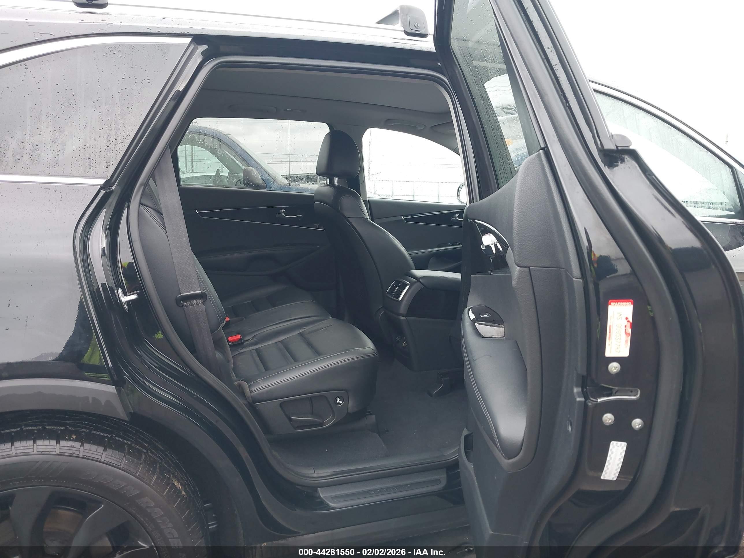 KIA SORENTO image 8
