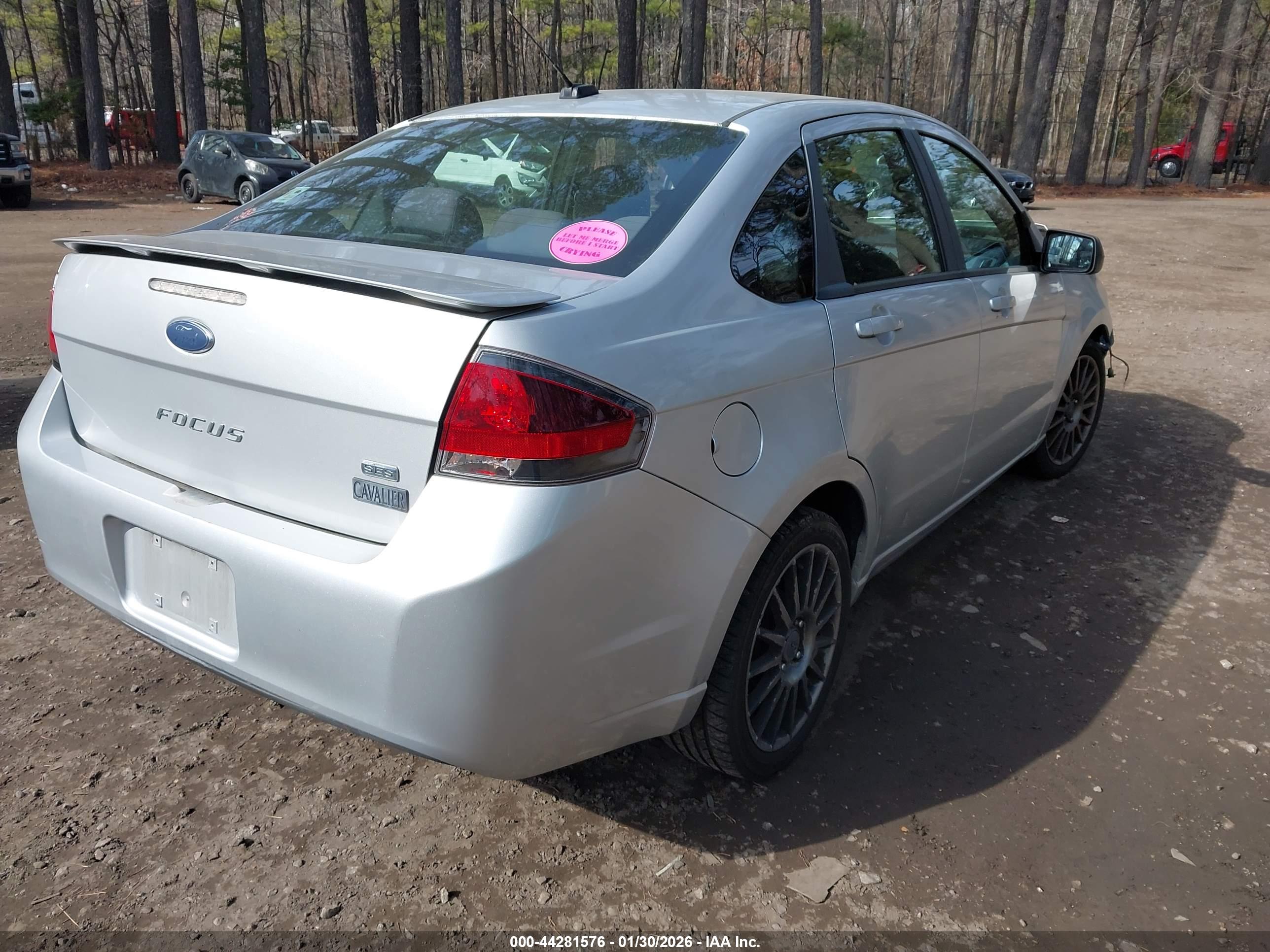 FORD FOCUS image 4